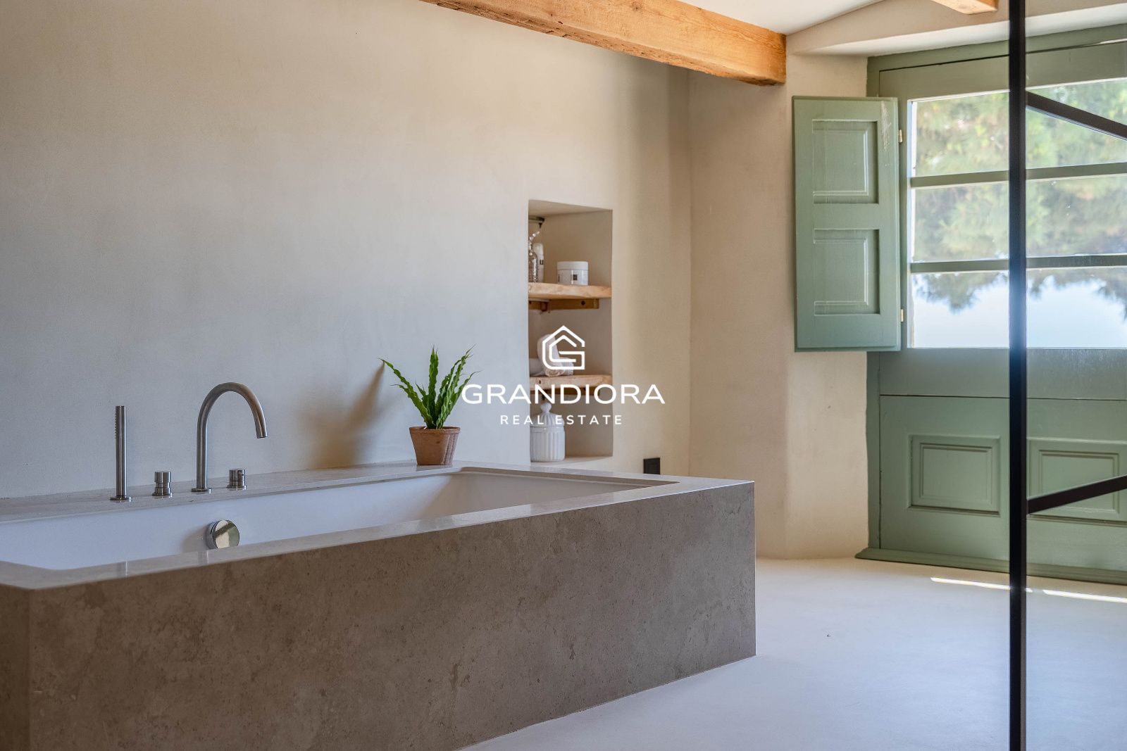 Exclusiva masía catalana en Alella con impresionantes vistas al mar - Imagen 43