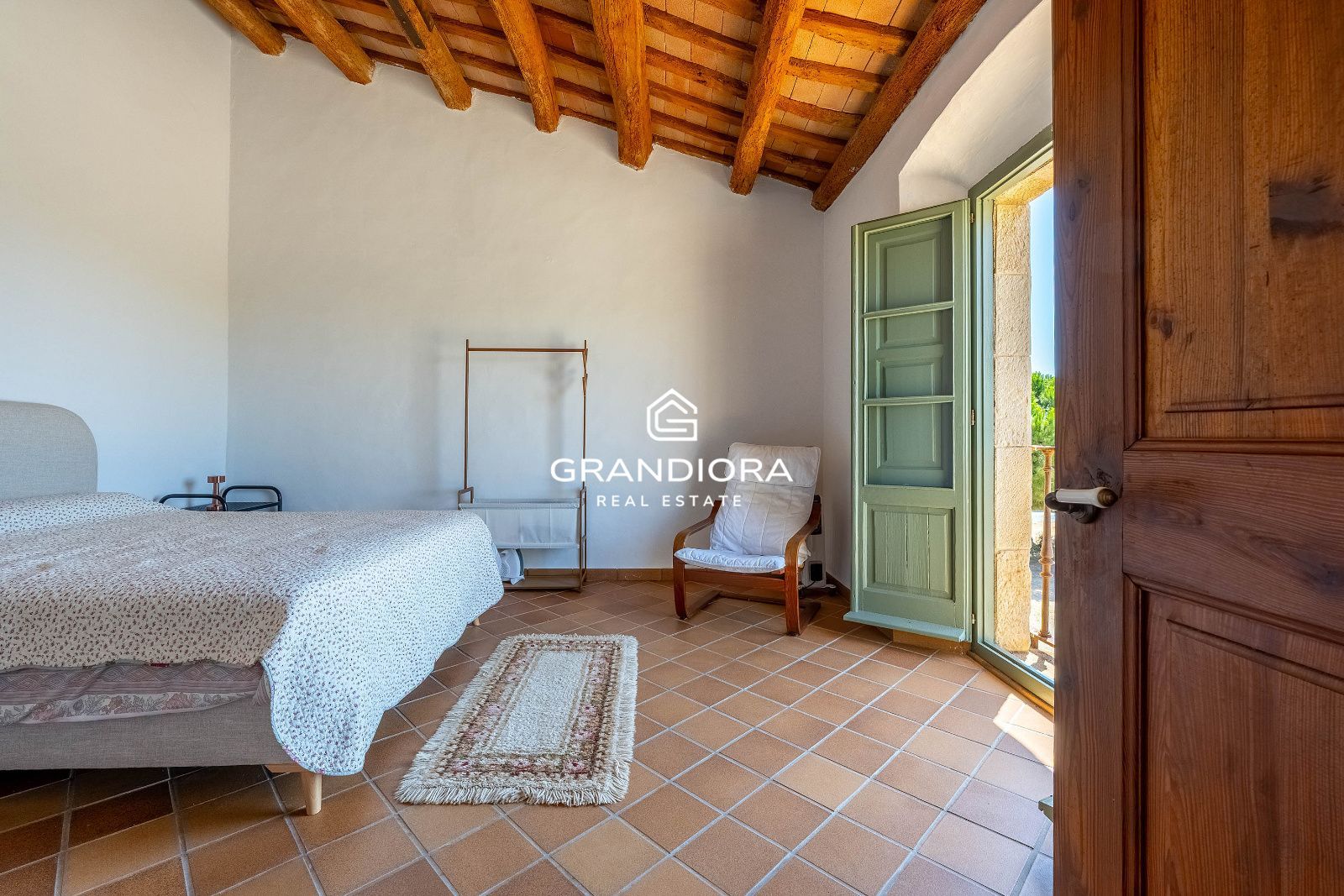 Exclusiva masía catalana en Alella con impresionantes vistas al mar - Imagen 57