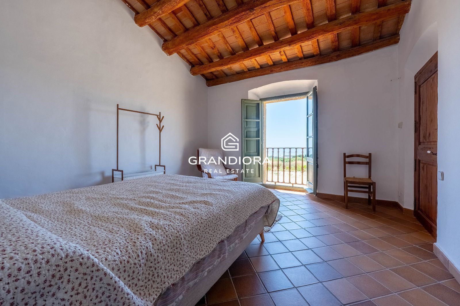 Exclusiva masía catalana en Alella con impresionantes vistas al mar - Imagen 58