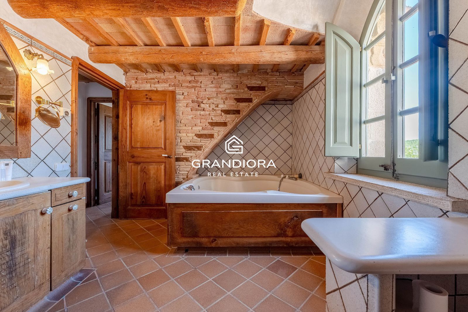 Exclusiva masía catalana en Alella con impresionantes vistas al mar - Imagen 63