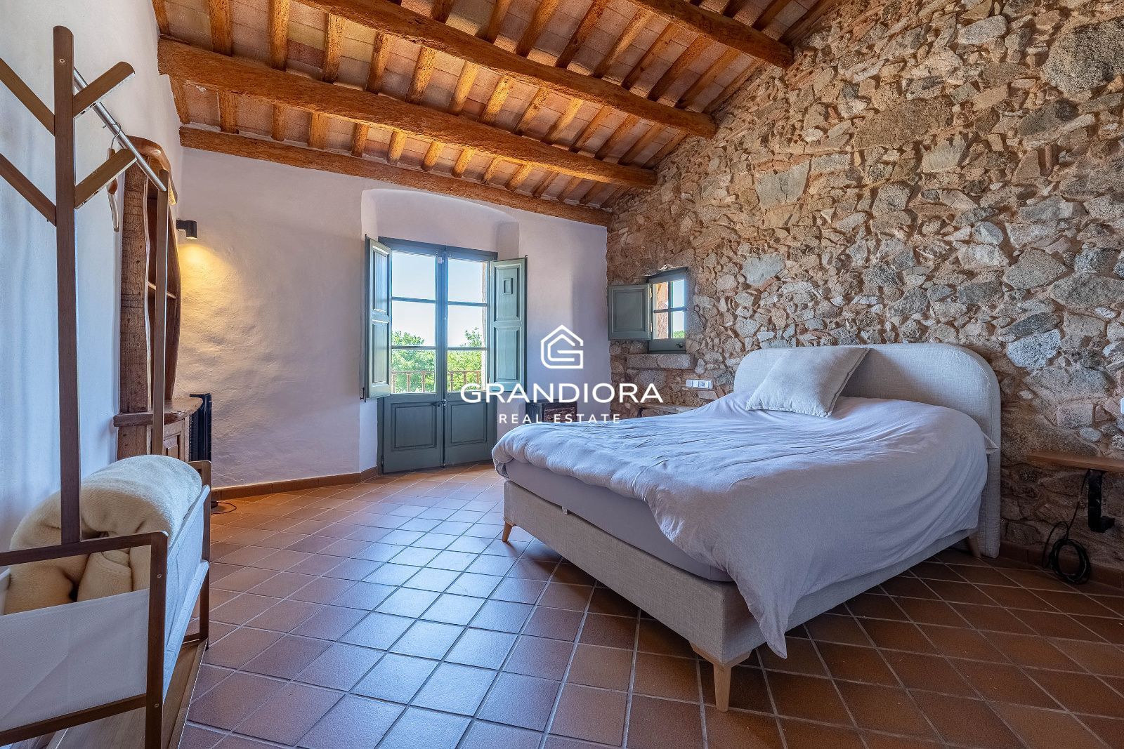 Exclusiva masía catalana en Alella con impresionantes vistas al mar - Imagen 64