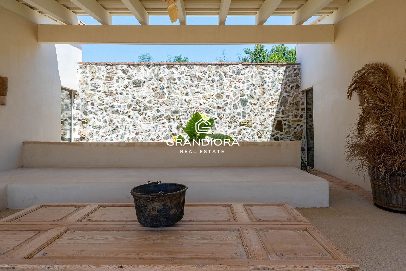 Exclusiva masía catalana en Alella con impresionantes vistas al mar - Imagen 22