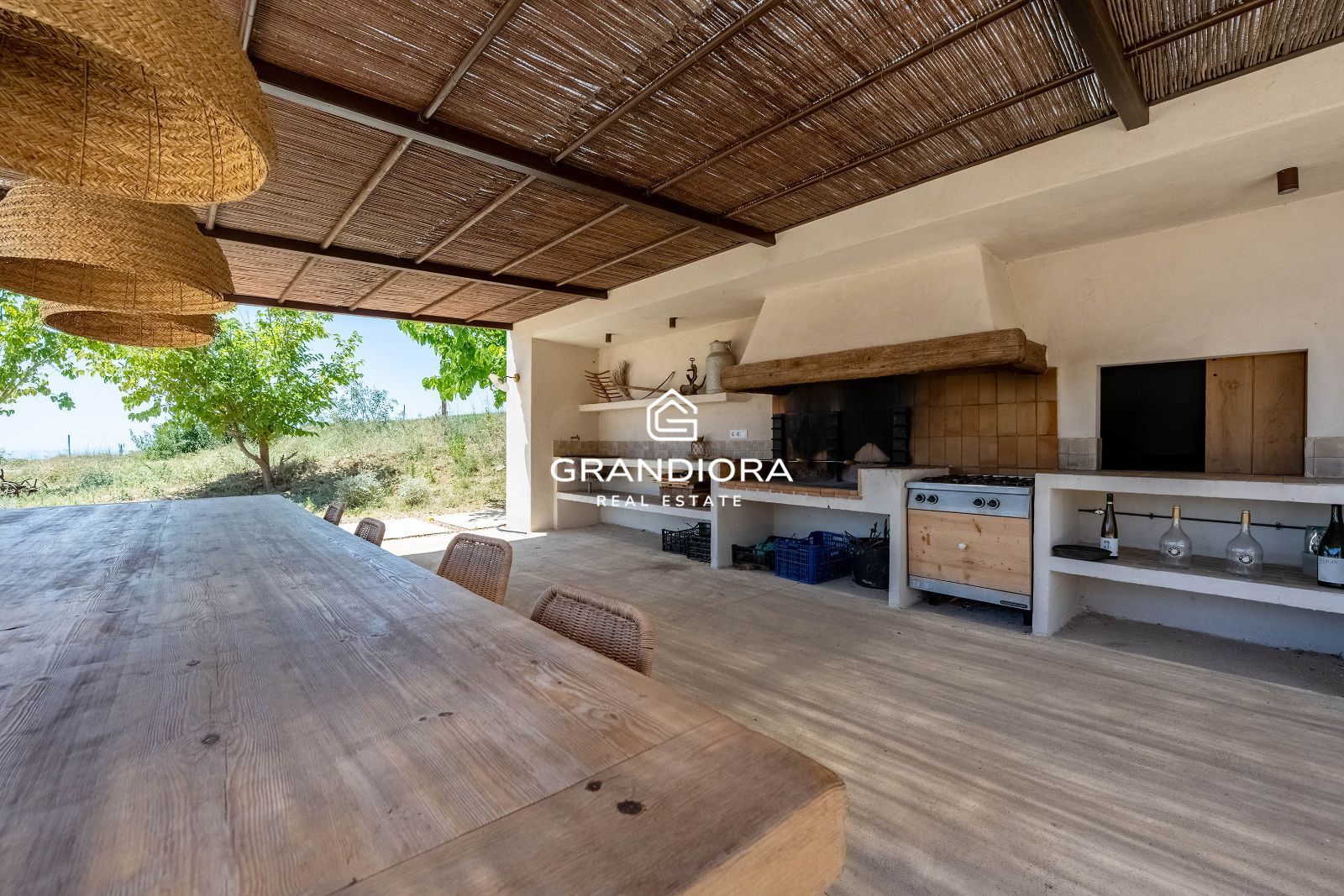 Exclusiva masía catalana en Alella con impresionantes vistas al mar - Imagen 23