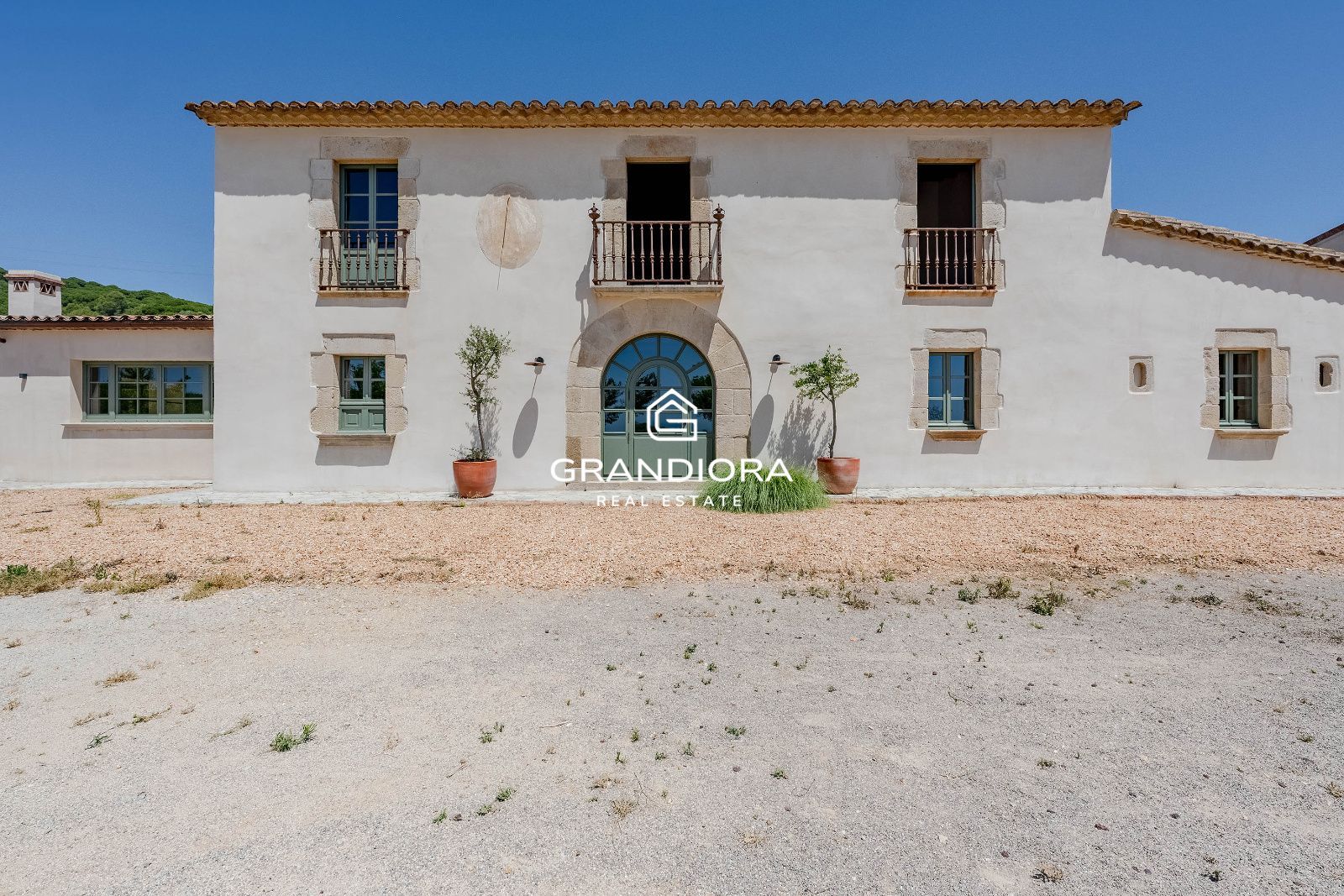 Exclusiva masía catalana en Alella con impresionantes vistas al mar - Imagen 74