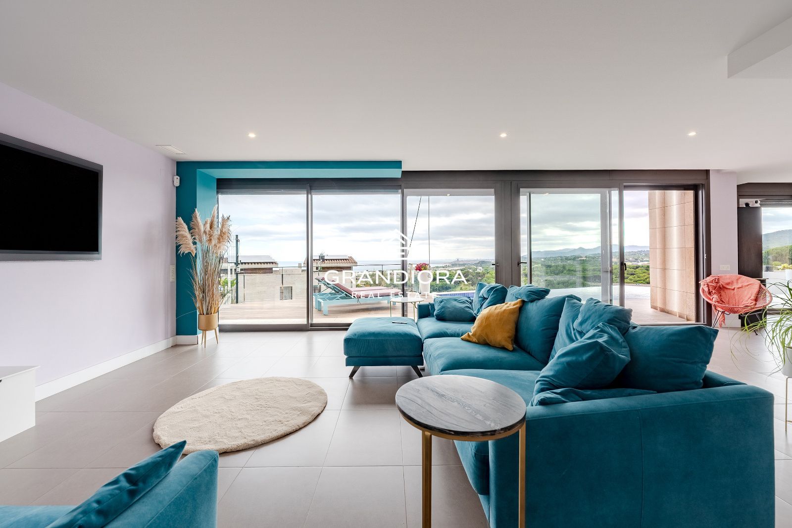 Villa contemporánea con piscina infinita y vistas al mar en Sant Vicenç de Montalt - Imagen 10