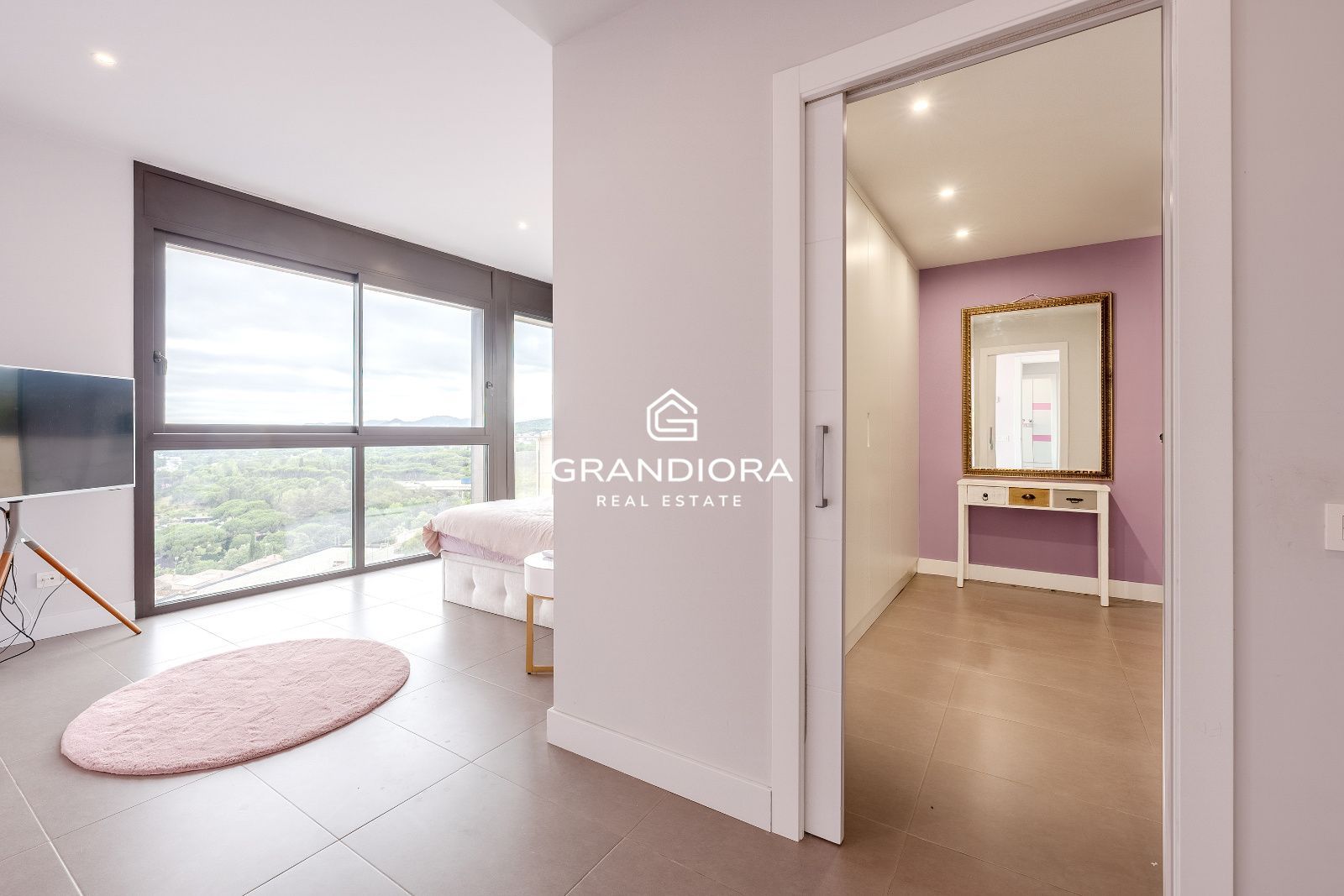 Villa contemporánea con piscina infinita y vistas al mar en Sant Vicenç de Montalt - Imagen 18