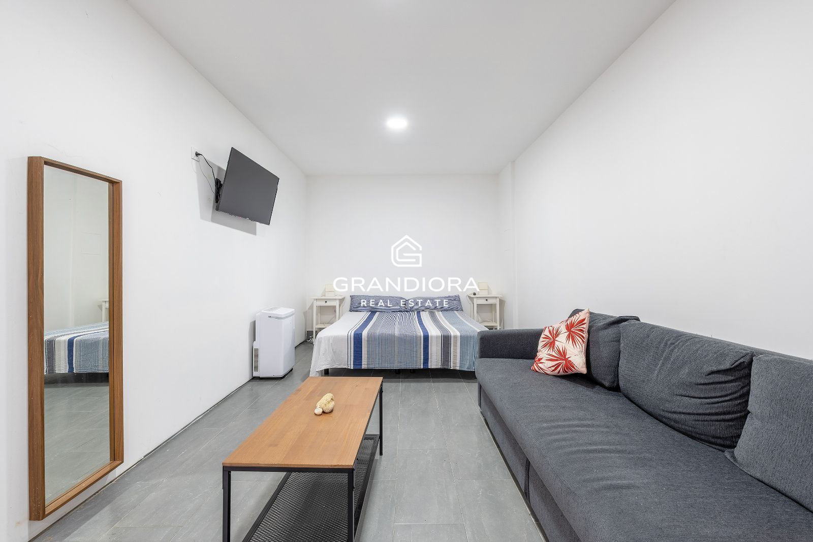 Villa contemporánea con piscina infinita y vistas al mar en Sant Vicenç de Montalt - Imagen 39