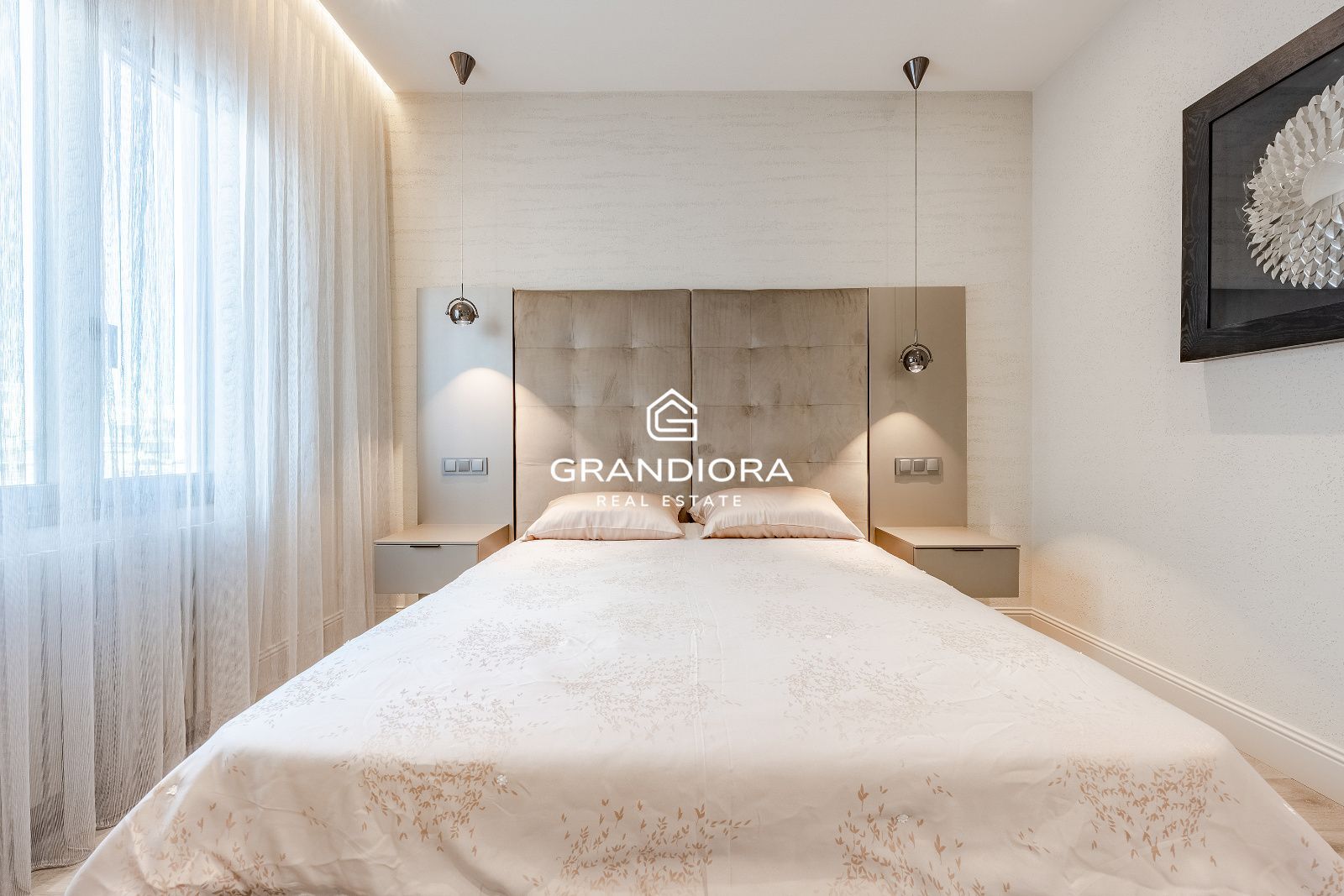 Exclusivo piso de lujo reformado a estrenar en la última planta de una emblemática finca regia junto a Passeig de Gràcia. - Imagen 26