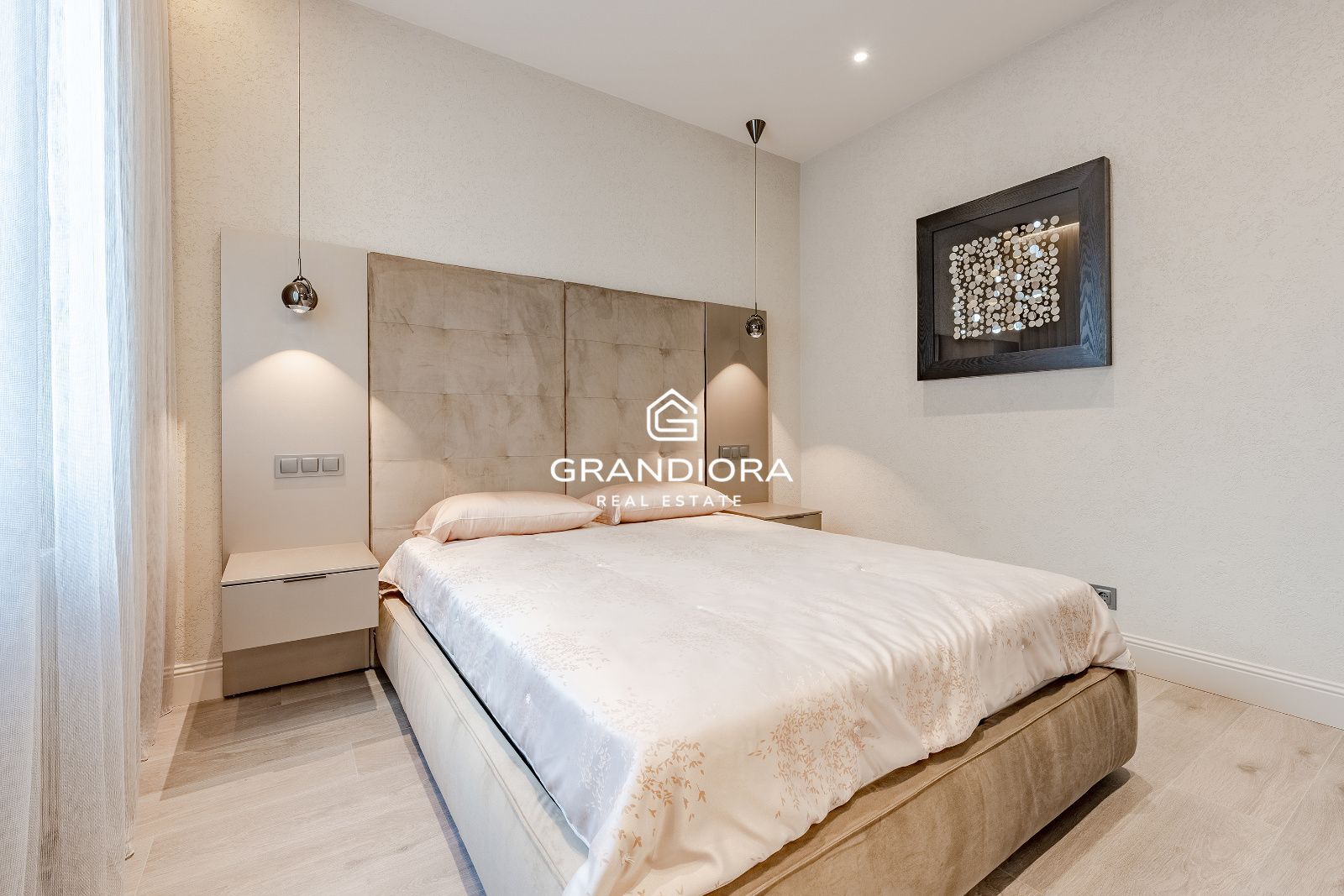 Exclusivo piso de lujo reformado a estrenar en la última planta de una emblemática finca regia junto a Passeig de Gràcia. - Imagen 32