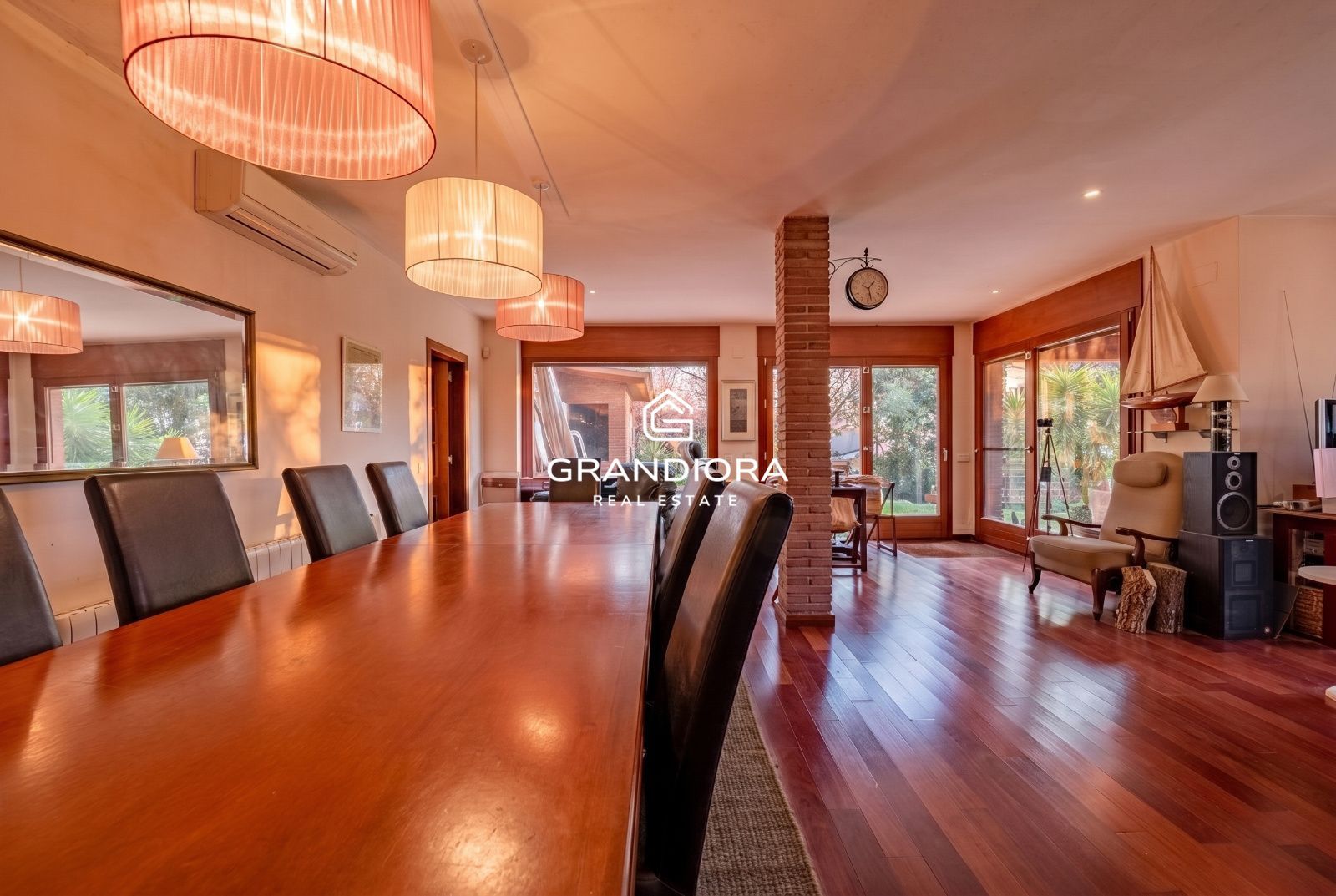 Exclusiva casa con jardín y amplias terrazas en Arenys de Munt - Imagen 8