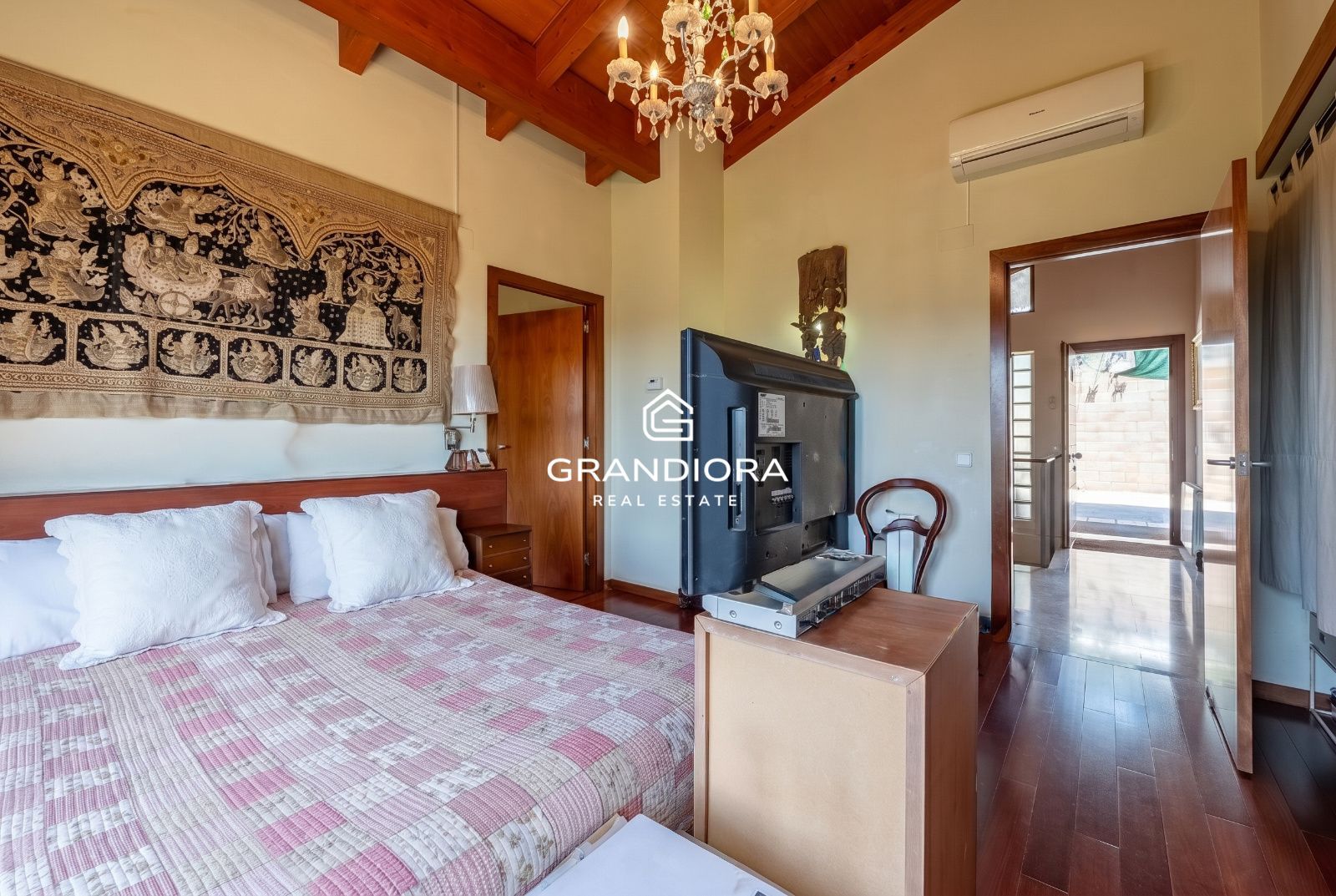 Exclusiva casa con jardín y amplias terrazas en Arenys de Munt - Imagen 15