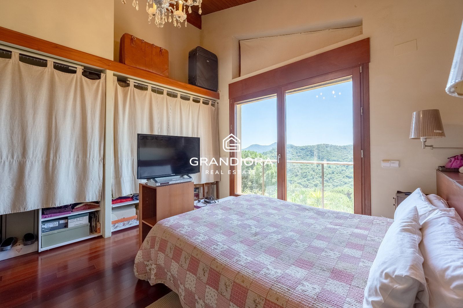 Exclusiva casa con jardín y amplias terrazas en Arenys de Munt - Imagen 16