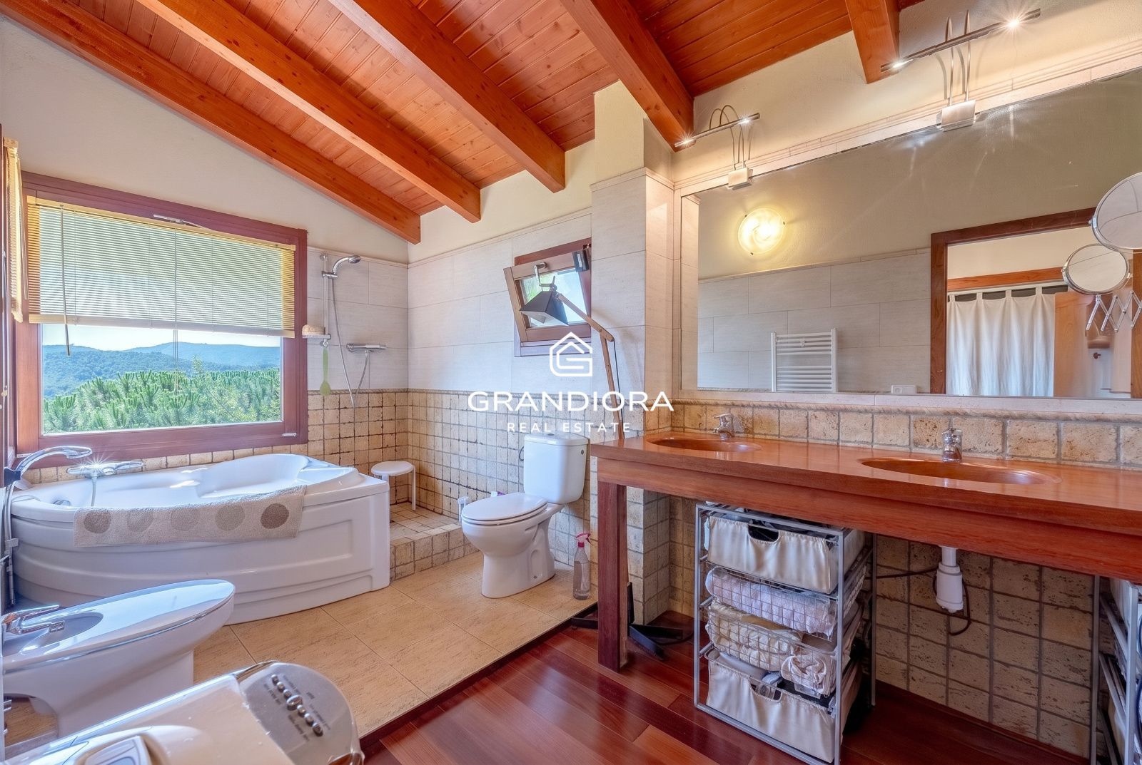 Exclusiva casa con jardín y amplias terrazas en Arenys de Munt - Imagen 17