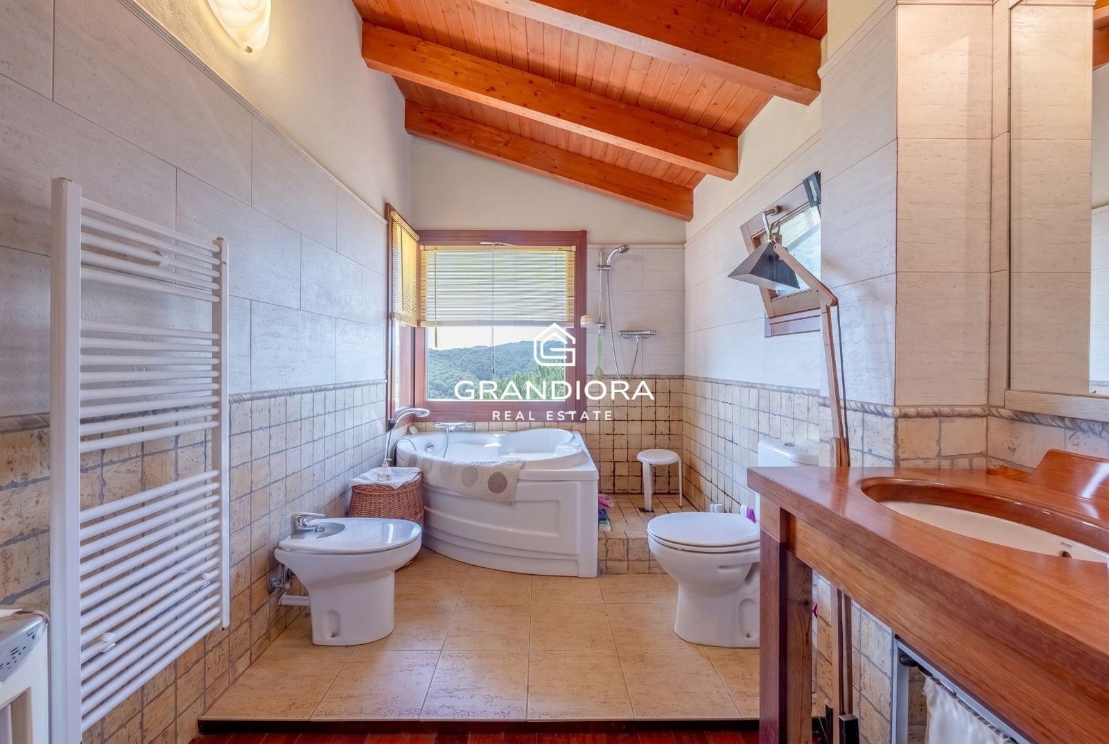 Exclusiva casa con jardín y amplias terrazas en Arenys de Munt - Imagen 18