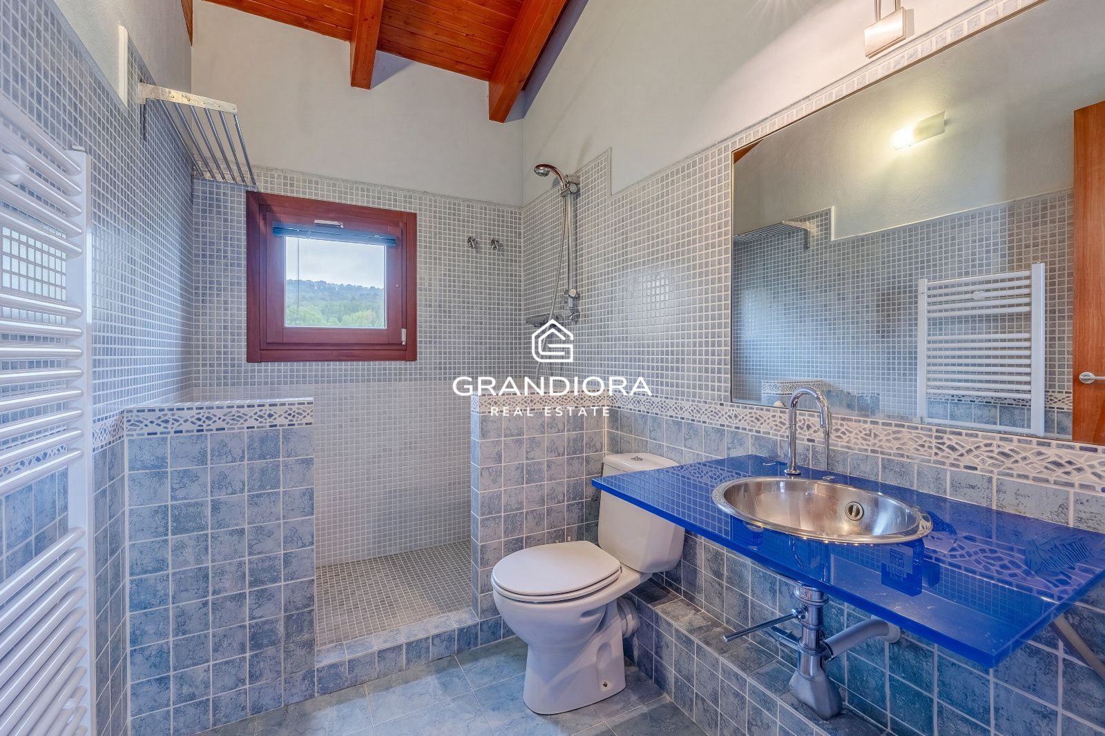 Exclusiva casa con jardín y amplias terrazas en Arenys de Munt - Imagen 26