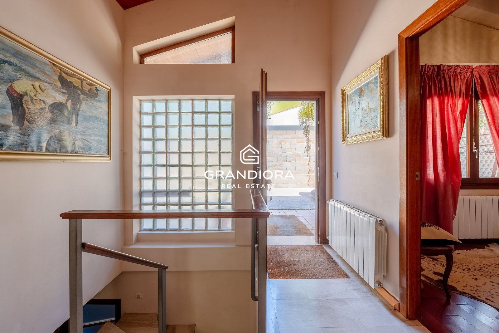Exclusiva casa con jardín y amplias terrazas en Arenys de Munt - Imagen 4