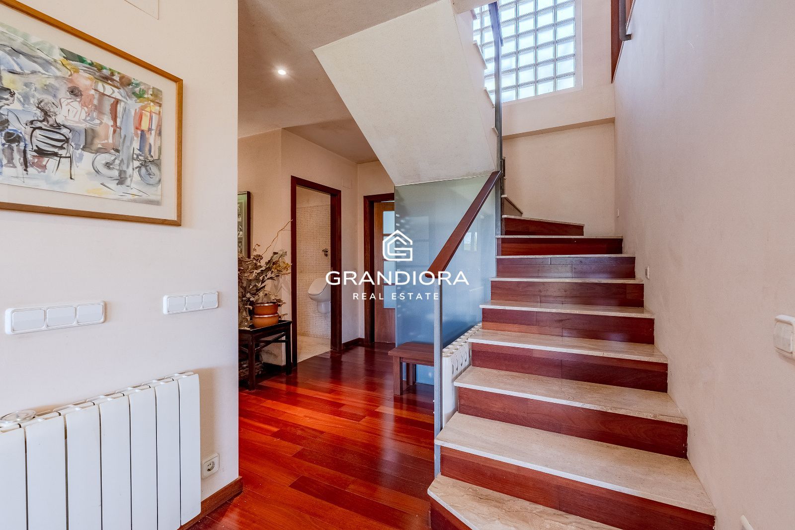 Exclusiva casa con jardín y amplias terrazas en Arenys de Munt - Imagen 5
