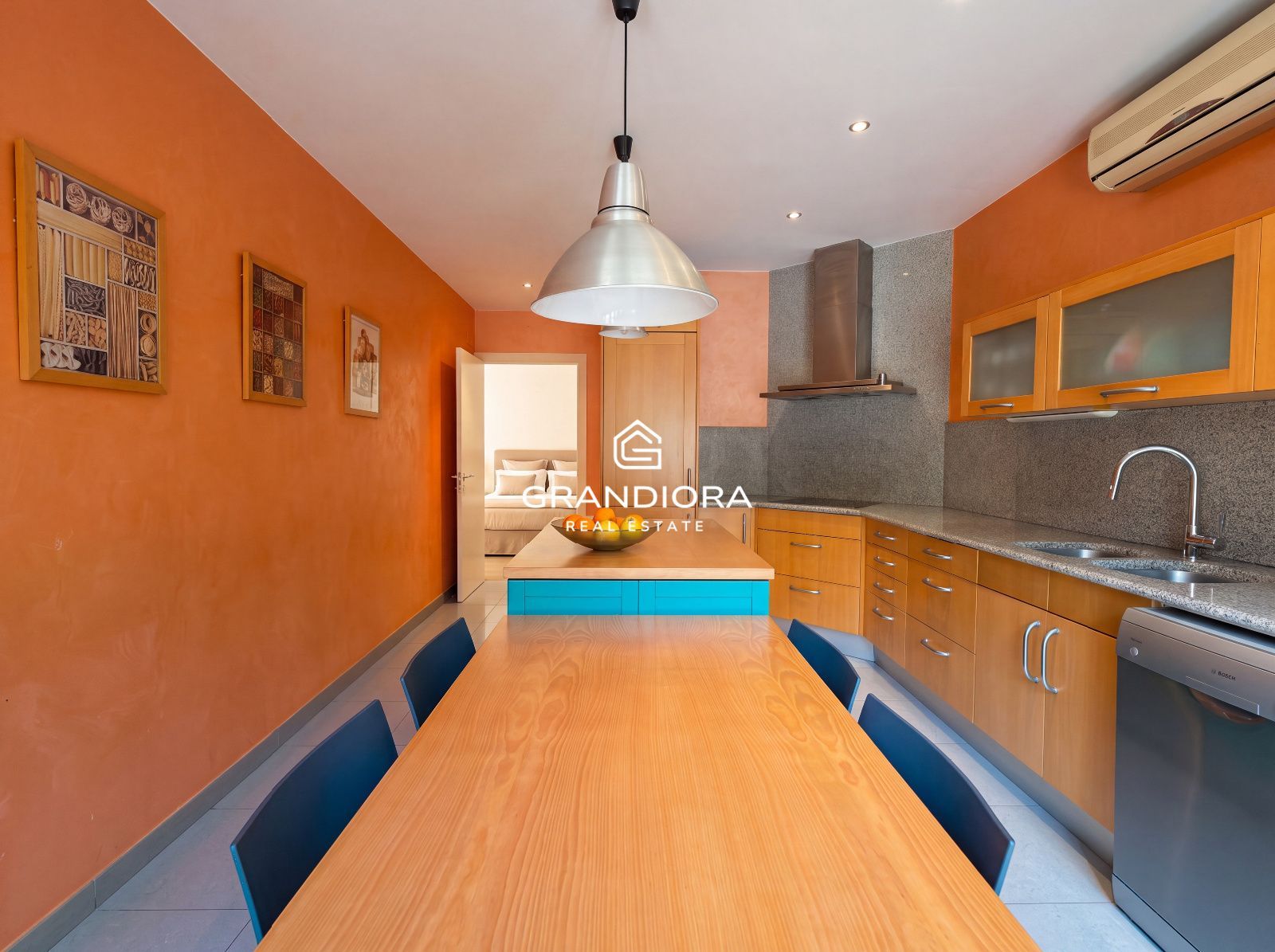Un hogar de lujo entre la naturaleza y la montaña con piscina privada - Imagen 10