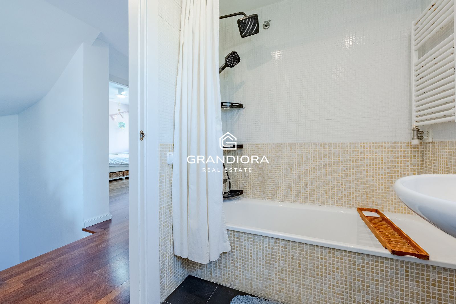Casa en alquiler en Tiana con jardín, piscina y vistas al mar - Imagen 16