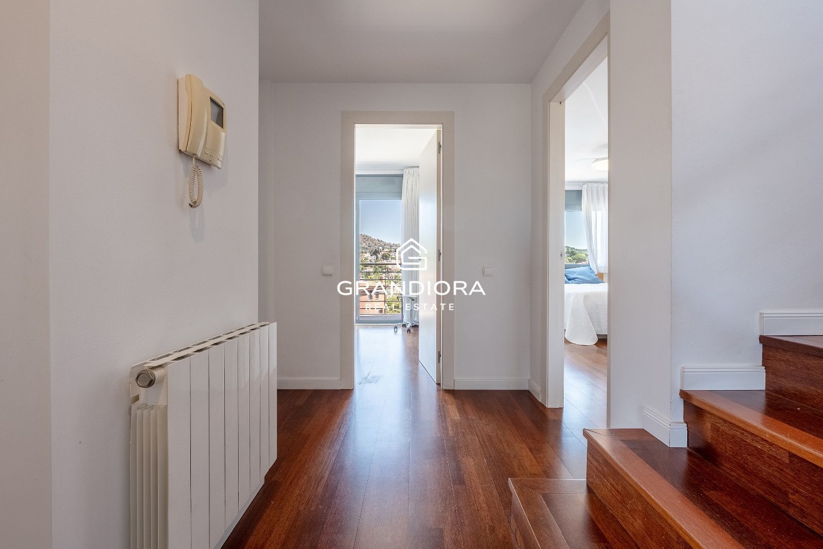 Casa en alquiler en Tiana con jardín, piscina y vistas al mar - Imagen 17