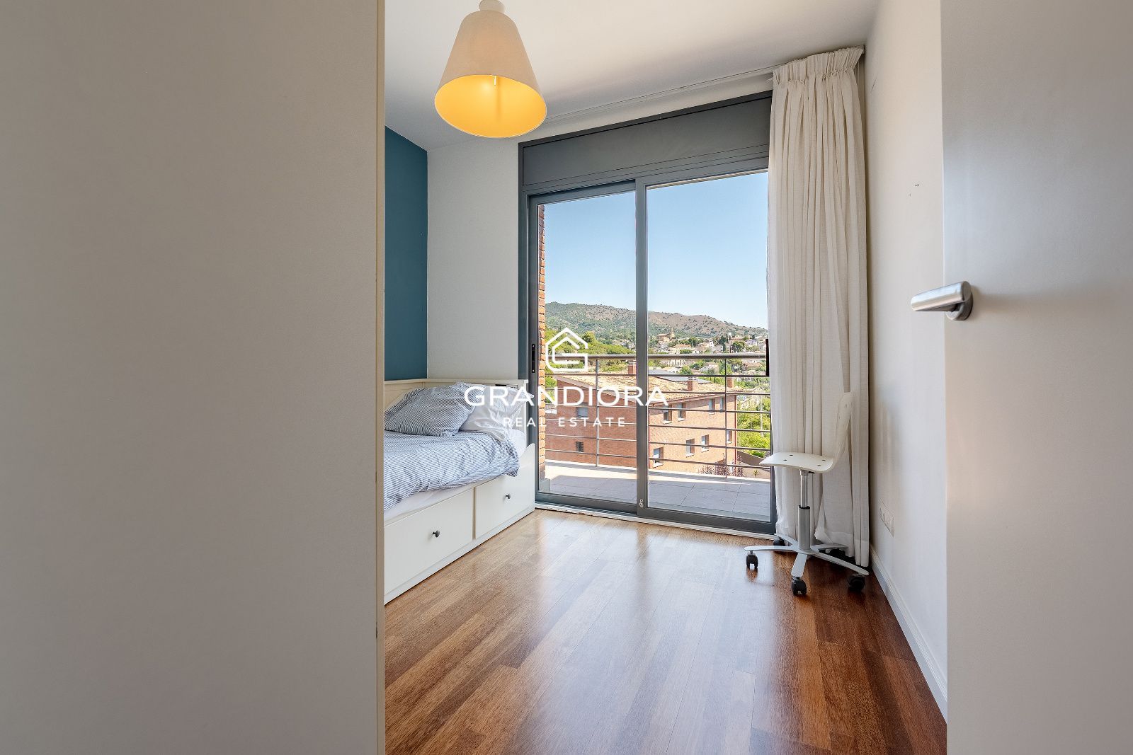 Casa en alquiler en Tiana con jardín, piscina y vistas al mar - Imagen 18