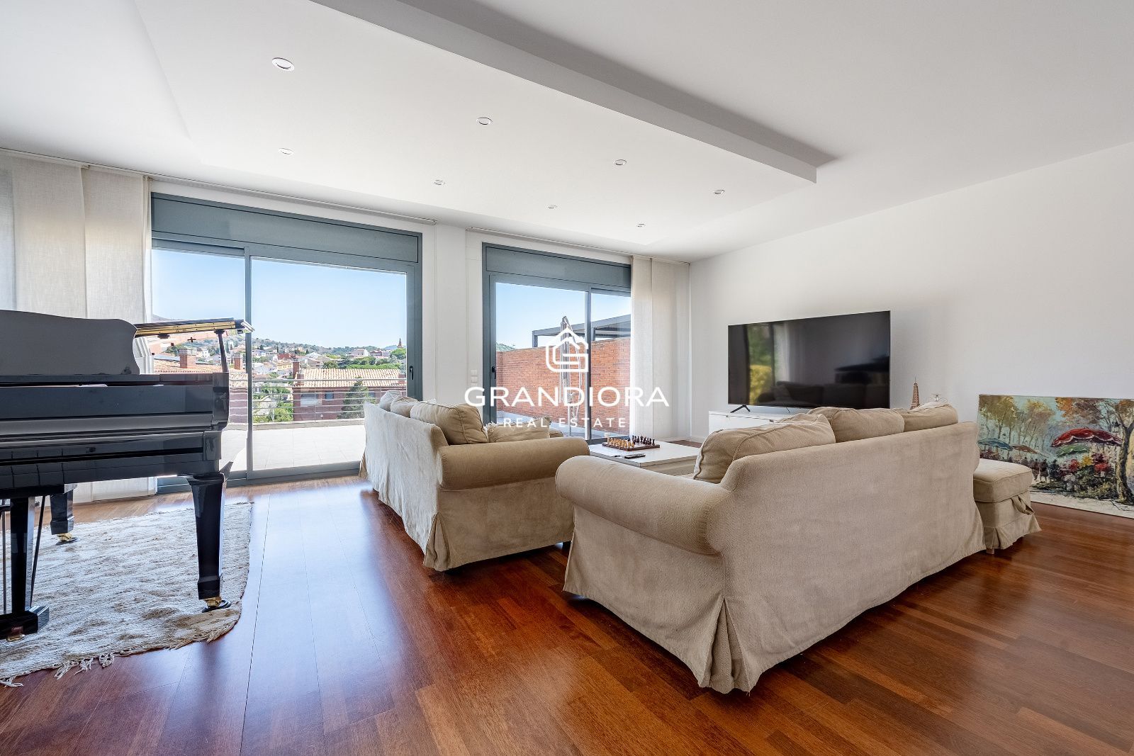 Casa en alquiler en Tiana con jardín, piscina y vistas al mar - Imagen 8