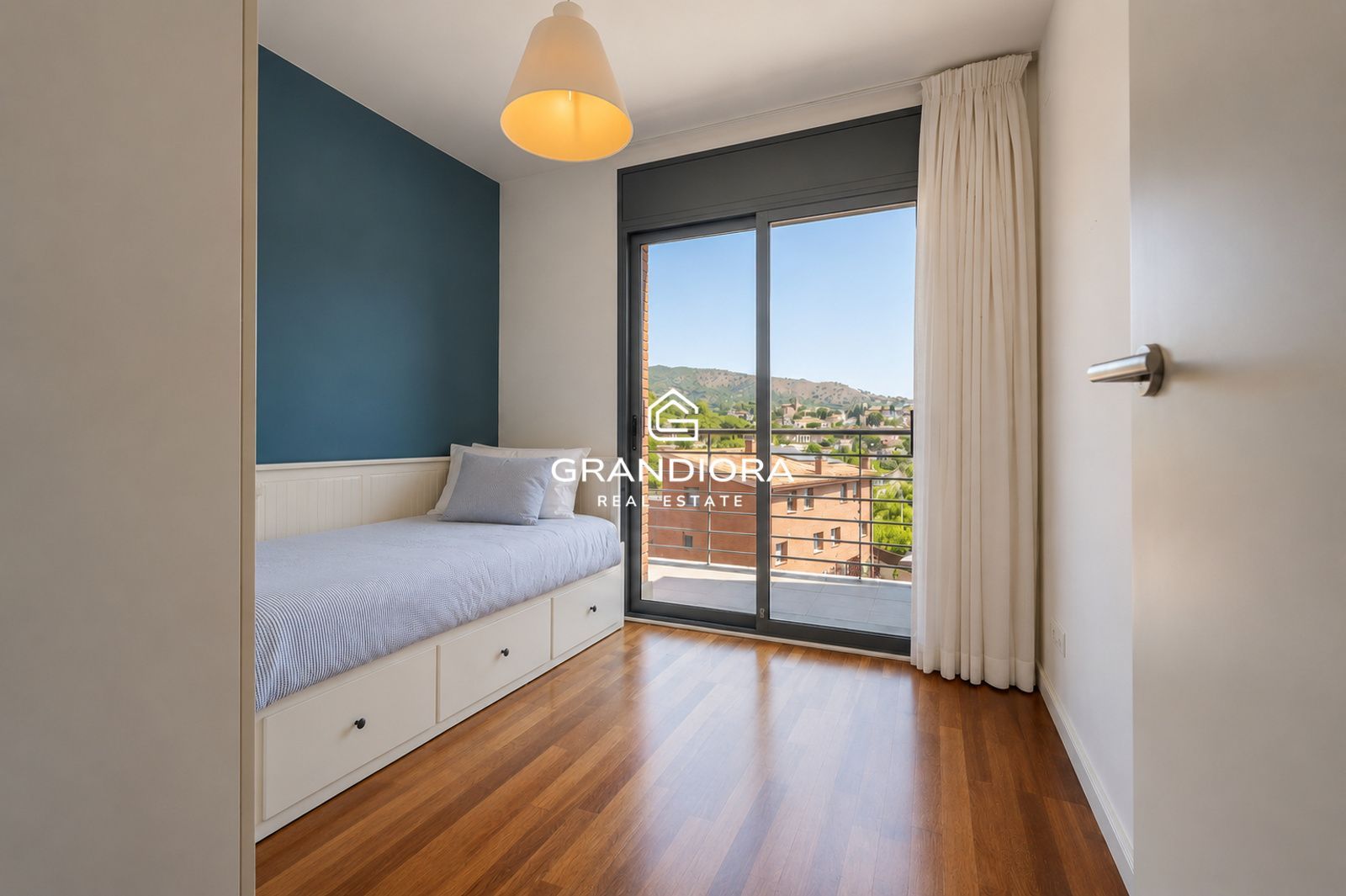 Casa en alquiler en Tiana con jardín, piscina y vistas al mar - Imagen 19