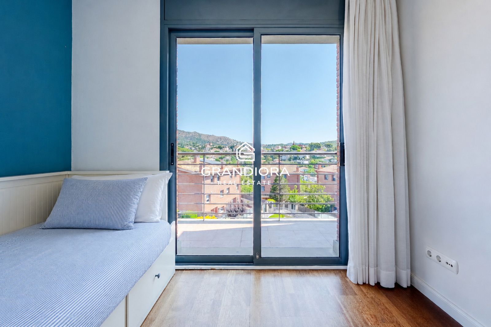 Casa en alquiler en Tiana con jardín, piscina y vistas al mar - Imagen 20