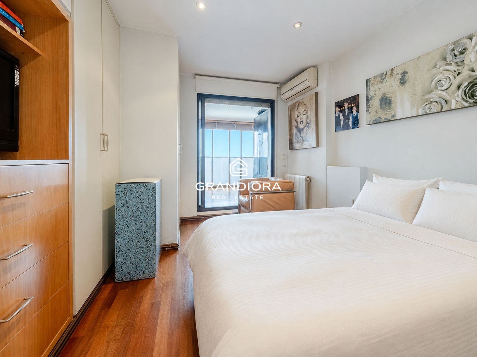 Exclusivo ático con terraza y vistas panorámicas a toda Barcelona - Imagen 19