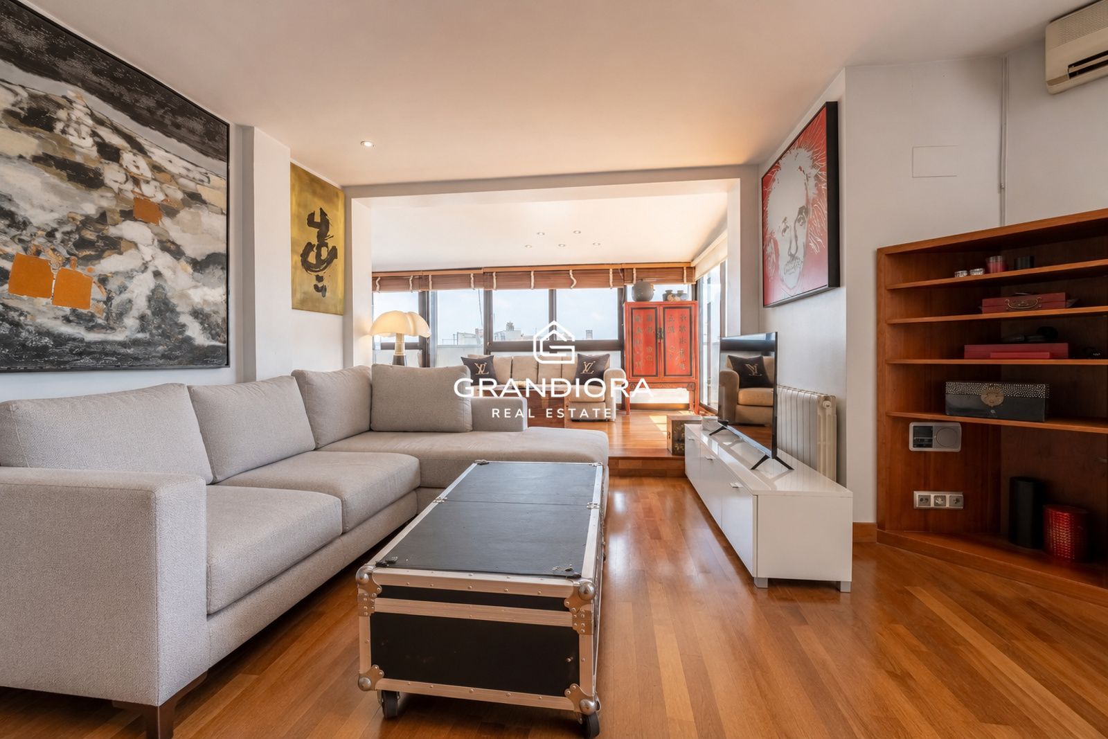 Exclusivo ático con terraza y vistas panorámicas a toda Barcelona - Imagen 10