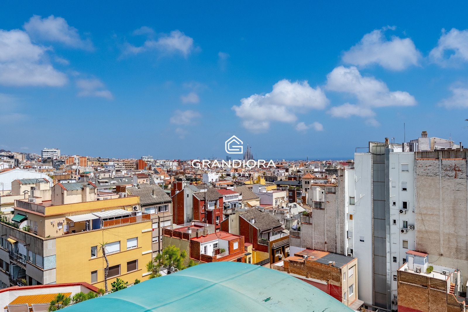 Exclusivo ático con terraza y vistas panorámicas a toda Barcelona - Imagen 3
