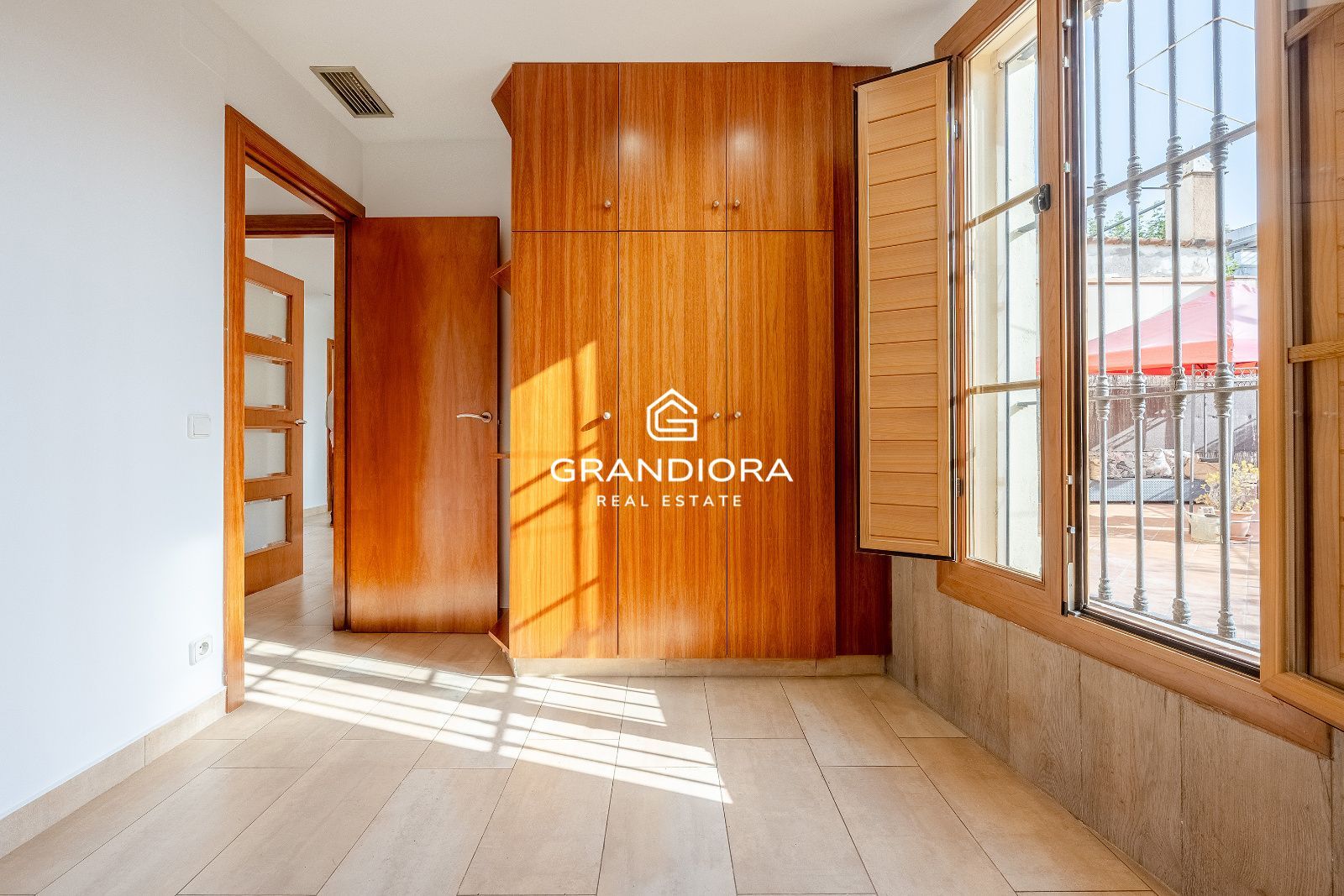 Exclusiva planta baja con espectacular terraza de 70 m² en el centro de Arenys de Mar - Imagen 18