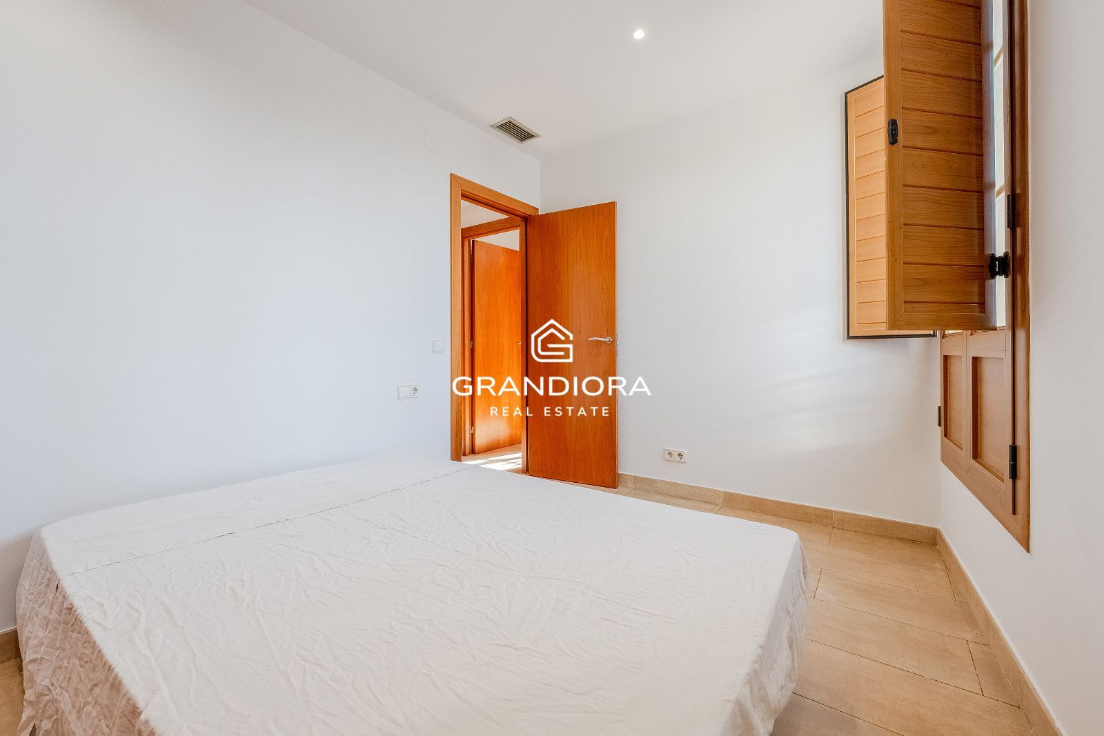 Exclusiva planta baja con espectacular terraza de 70 m² en el centro de Arenys de Mar - Imagen 24