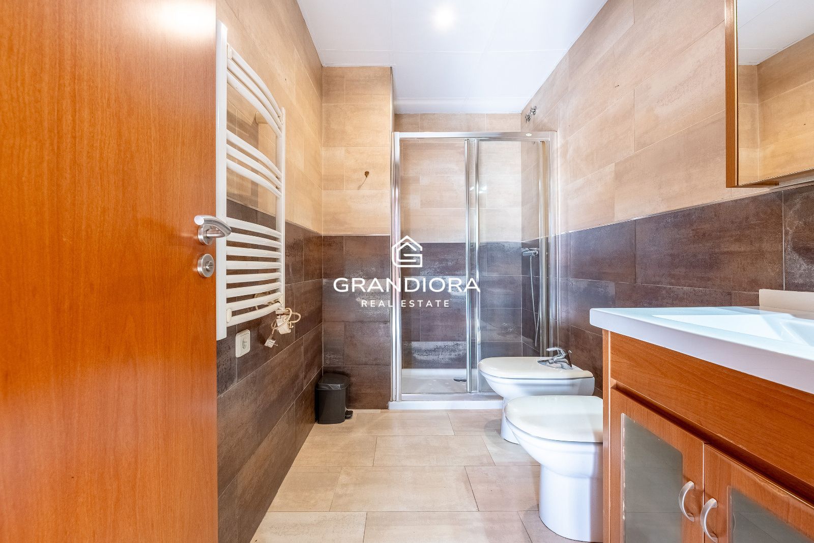 Exclusiva planta baja con espectacular terraza de 70 m² en el centro de Arenys de Mar - Imagen 26