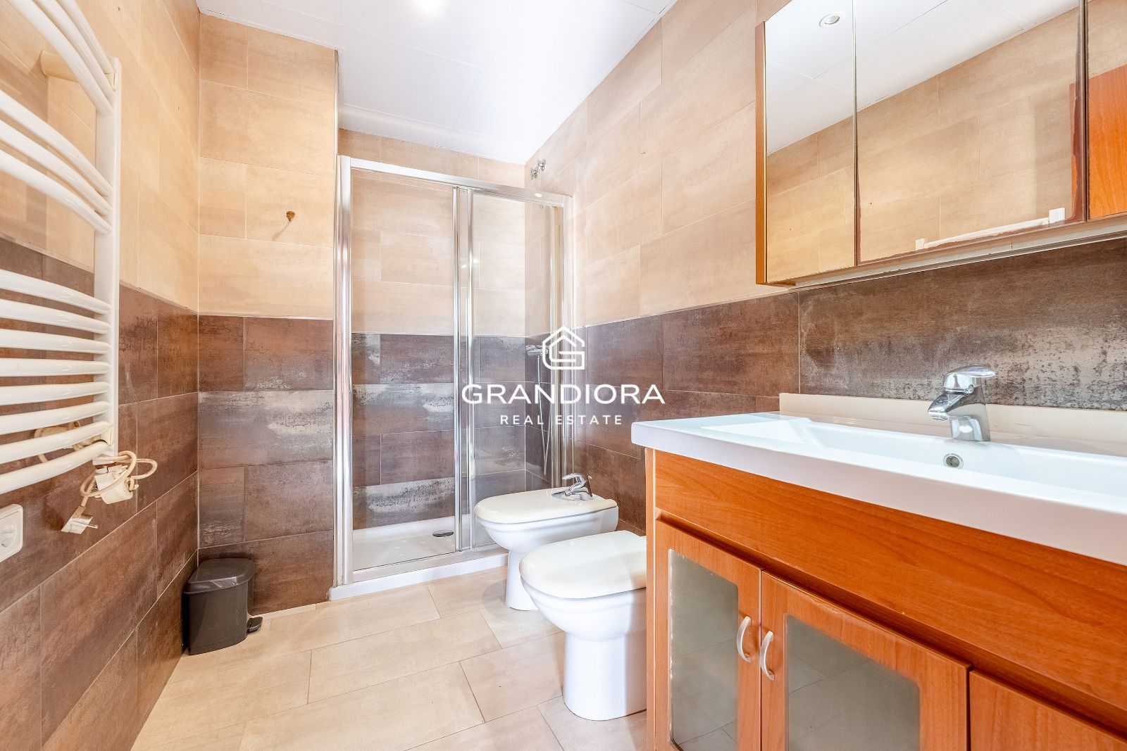Exclusiva planta baja con espectacular terraza de 70 m² en el centro de Arenys de Mar - Imagen 27