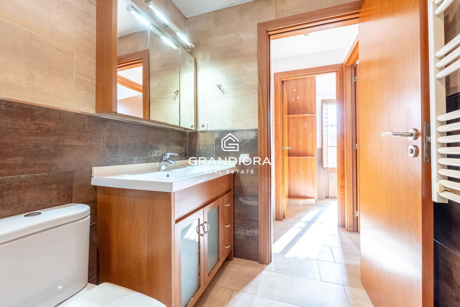 Exclusiva planta baja con espectacular terraza de 70 m² en el centro de Arenys de Mar - Imagen 28