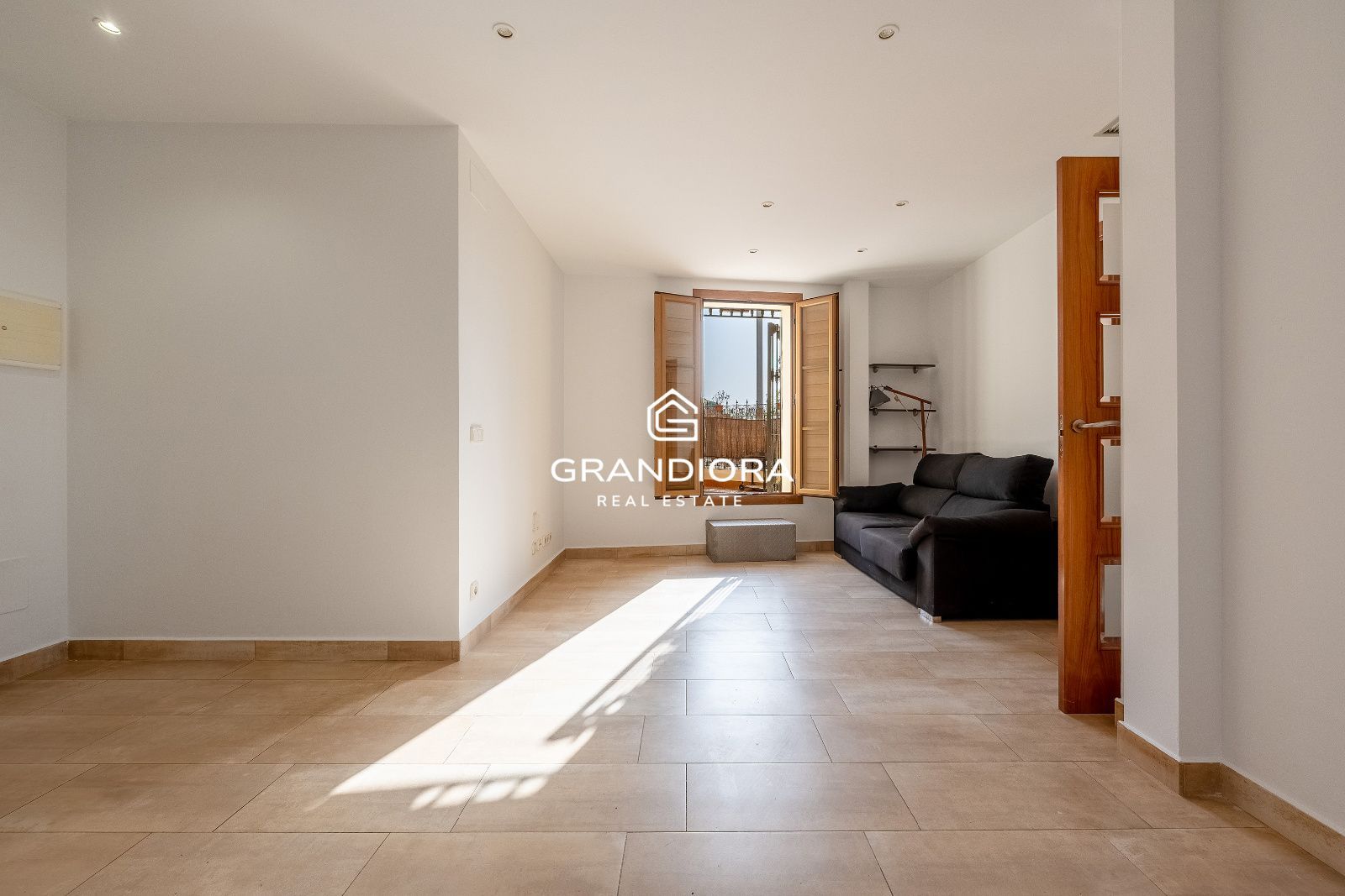 Exclusiva planta baja con espectacular terraza de 70 m² en el centro de Arenys de Mar - Imagen 6