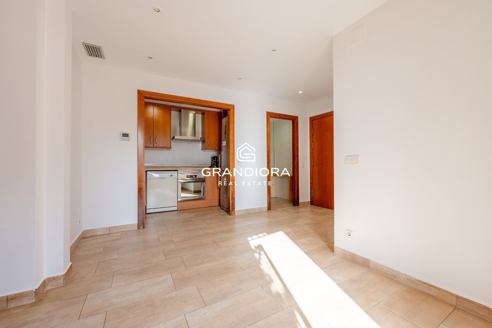 Exclusiva planta baja con espectacular terraza de 70 m² en el centro de Arenys de Mar - Imagen 7