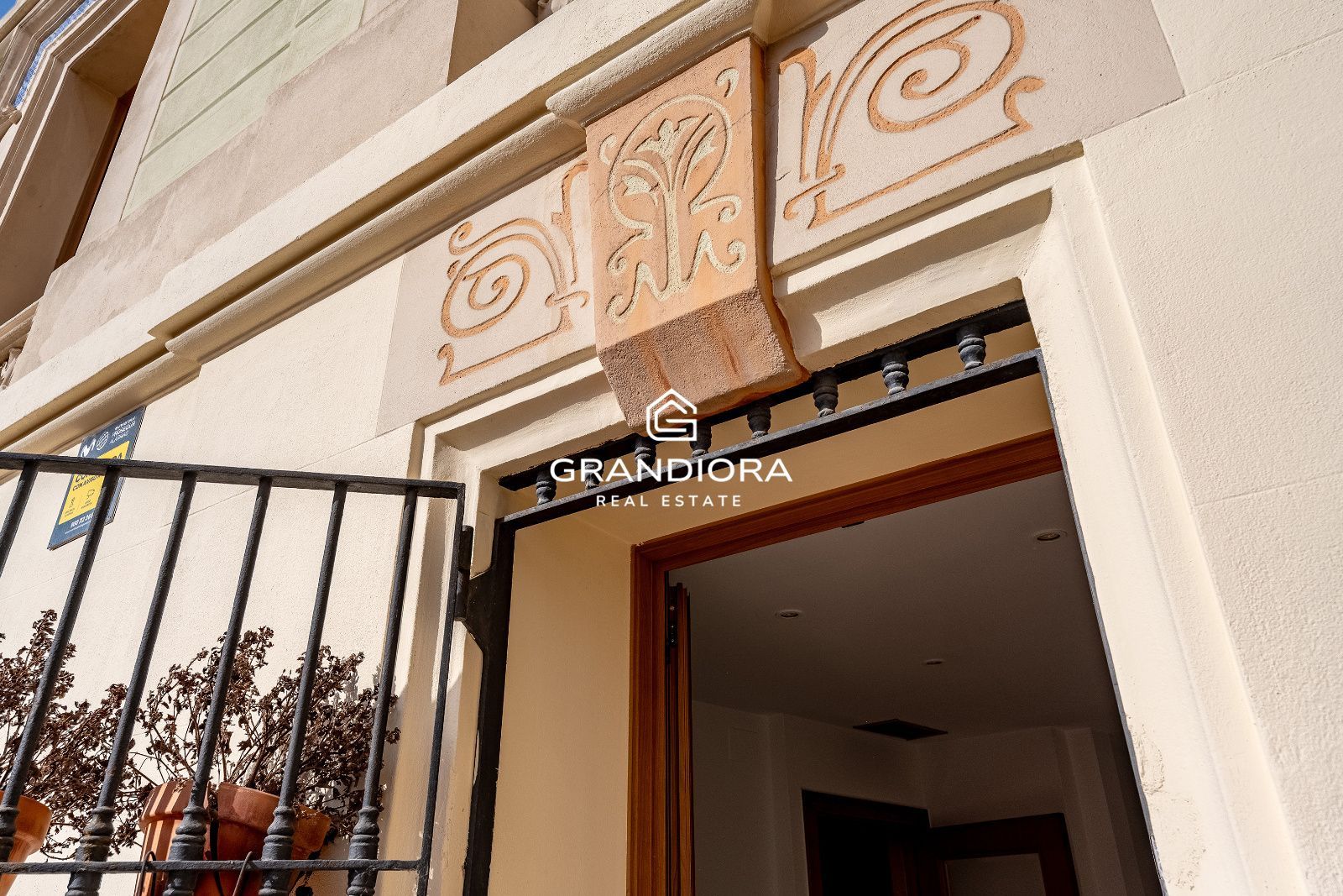 Exclusiva planta baja con espectacular terraza de 70 m² en el centro de Arenys de Mar - Imagen 3