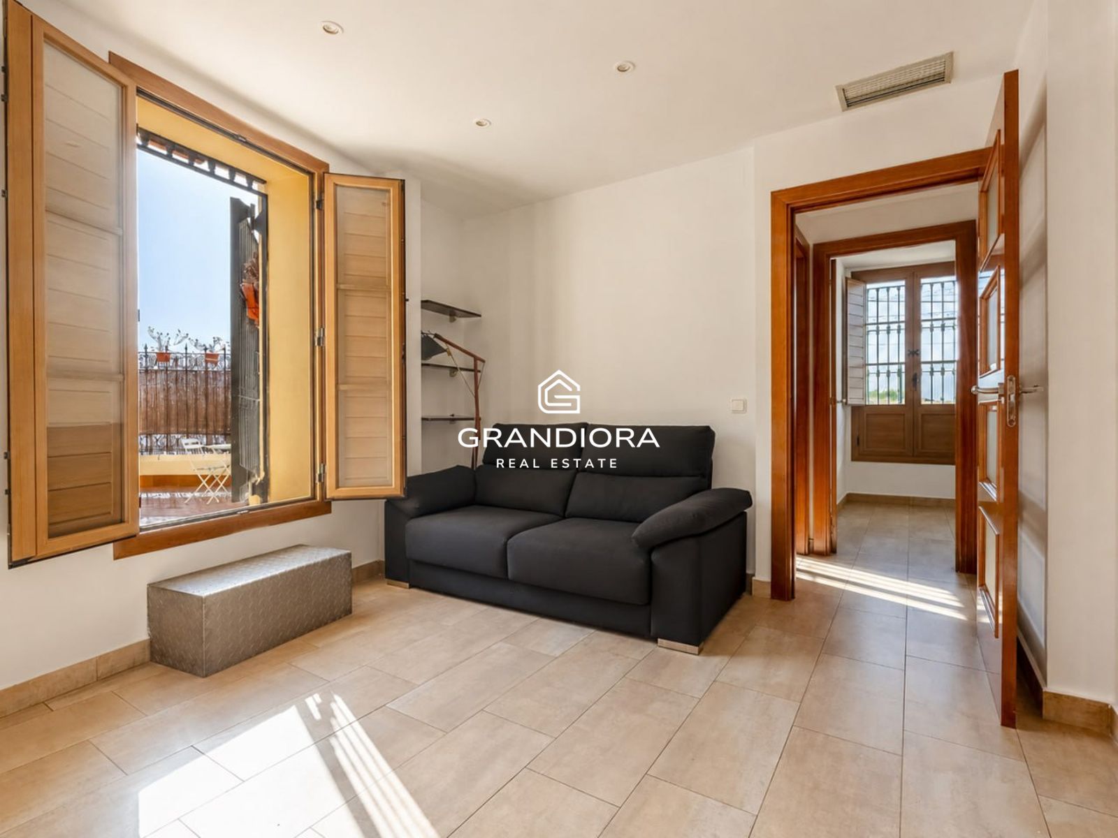 Exclusiva planta baja con espectacular terraza de 70 m² en el centro de Arenys de Mar - Imagen 4