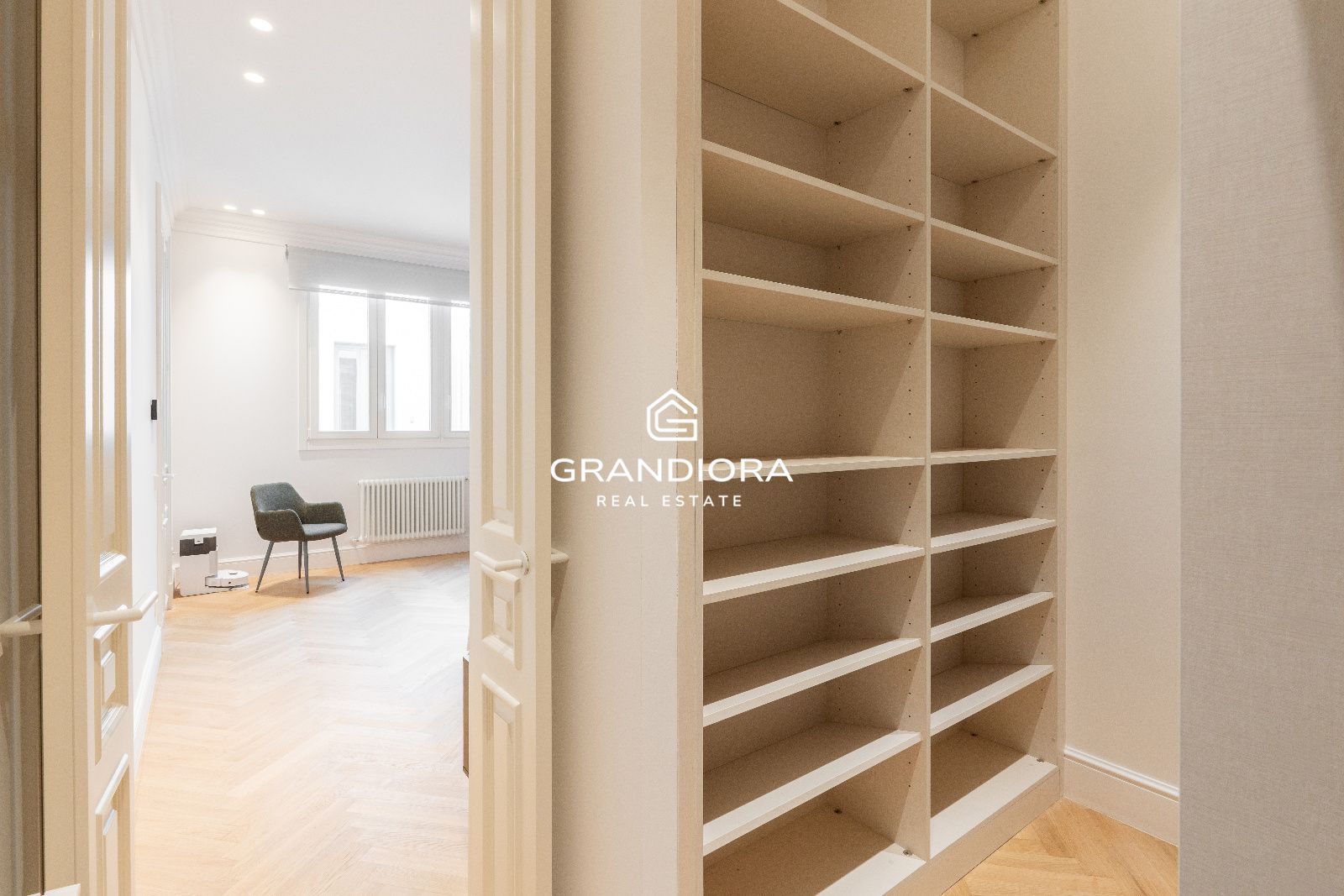 Piso en finca regia de 159 m² junto a La Rambla - Imagen 27
