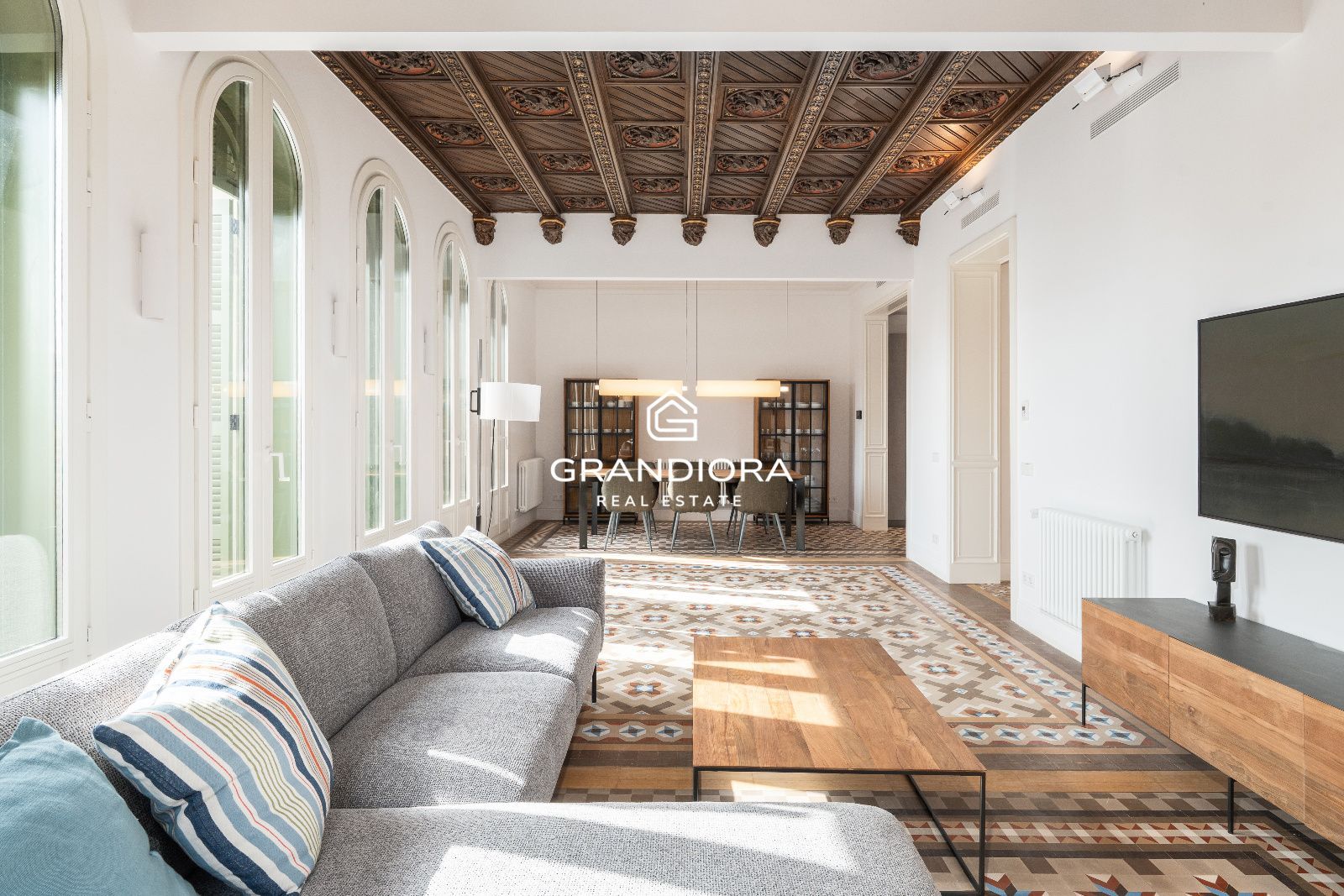 Piso en finca regia de 159 m² junto a La Rambla - Imagen 1