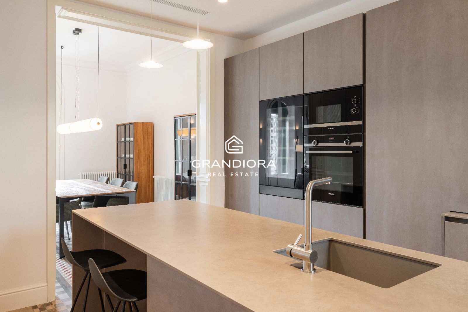 Piso en finca regia de 159 m² junto a La Rambla - Imagen 16