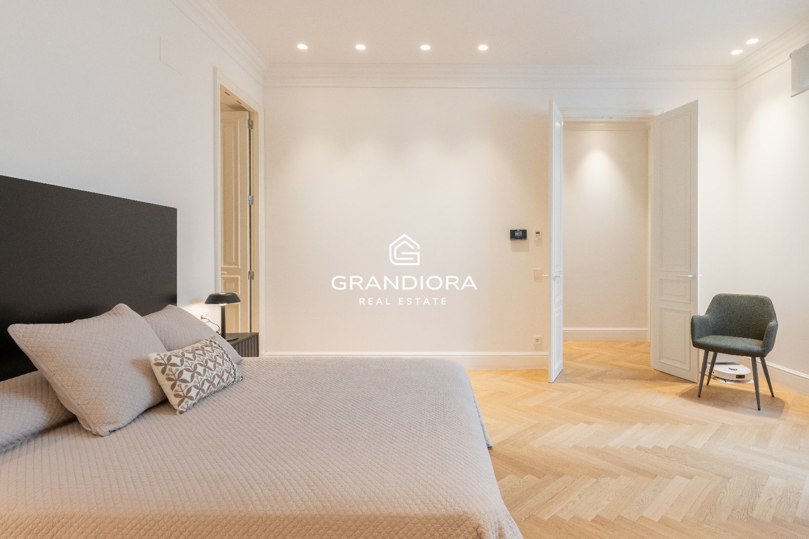 Piso en finca regia de 159 m² junto a La Rambla - Imagen 22