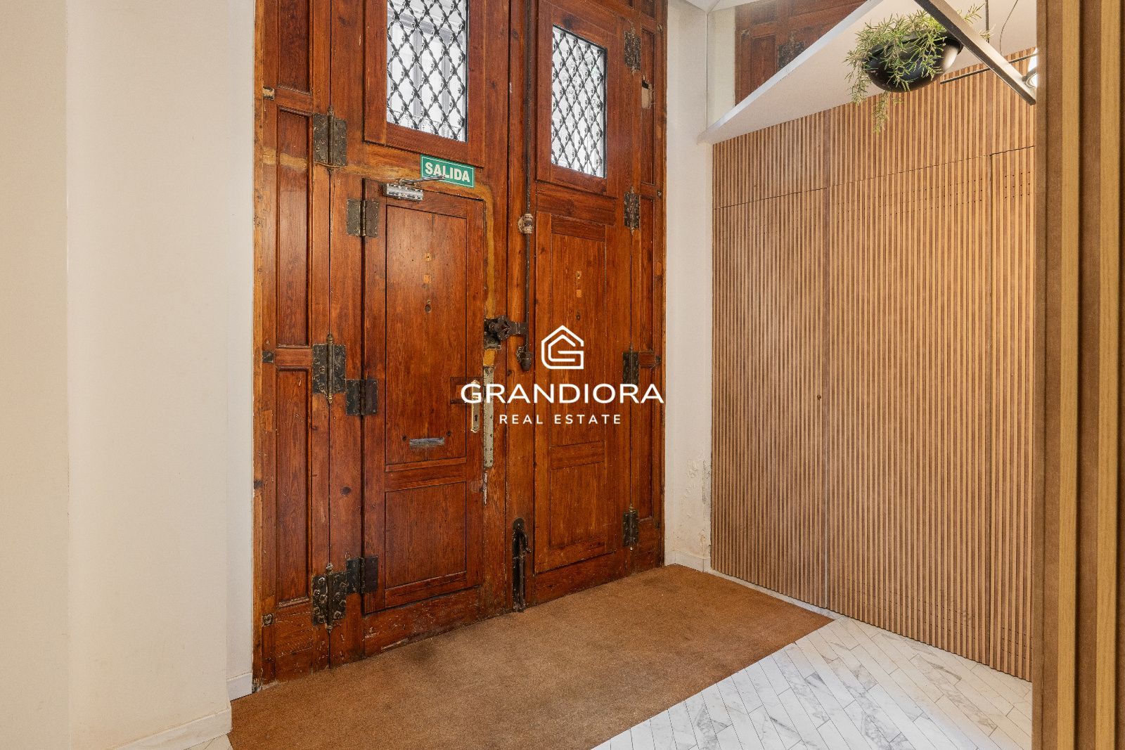 Piso en finca regia de 159 m² junto a La Rambla - Imagen 43