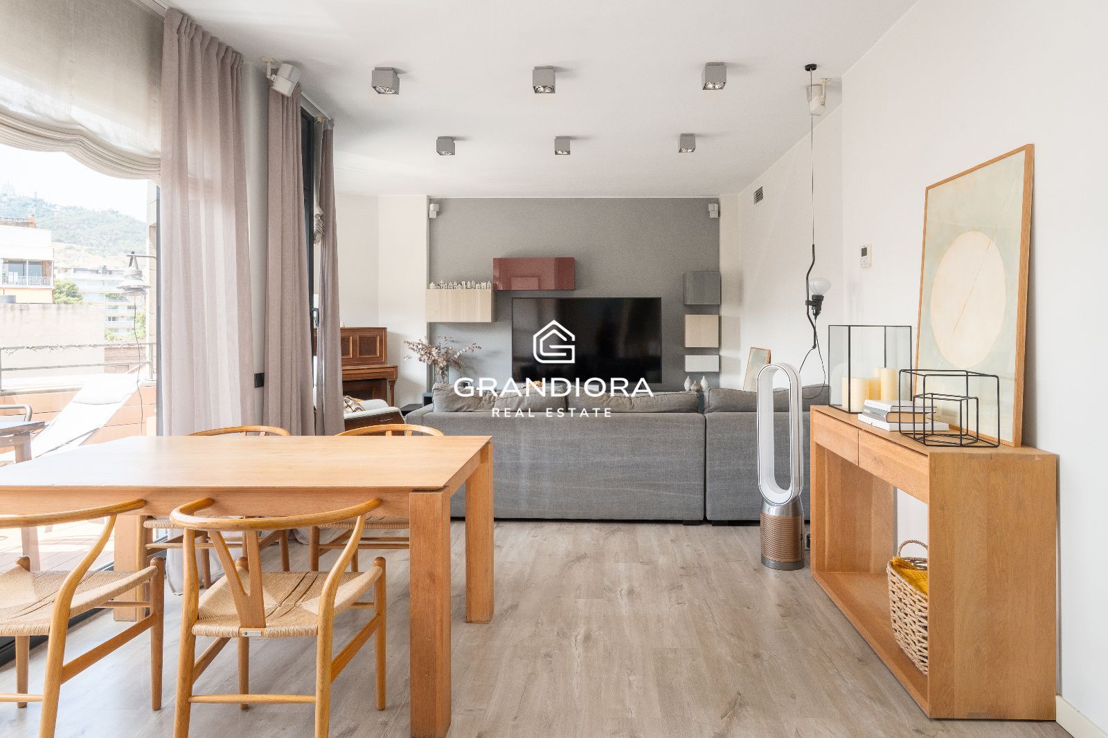 Exclusivo ático con tres terrazas y vistas panorámicas en la zona alta - Imagen 6