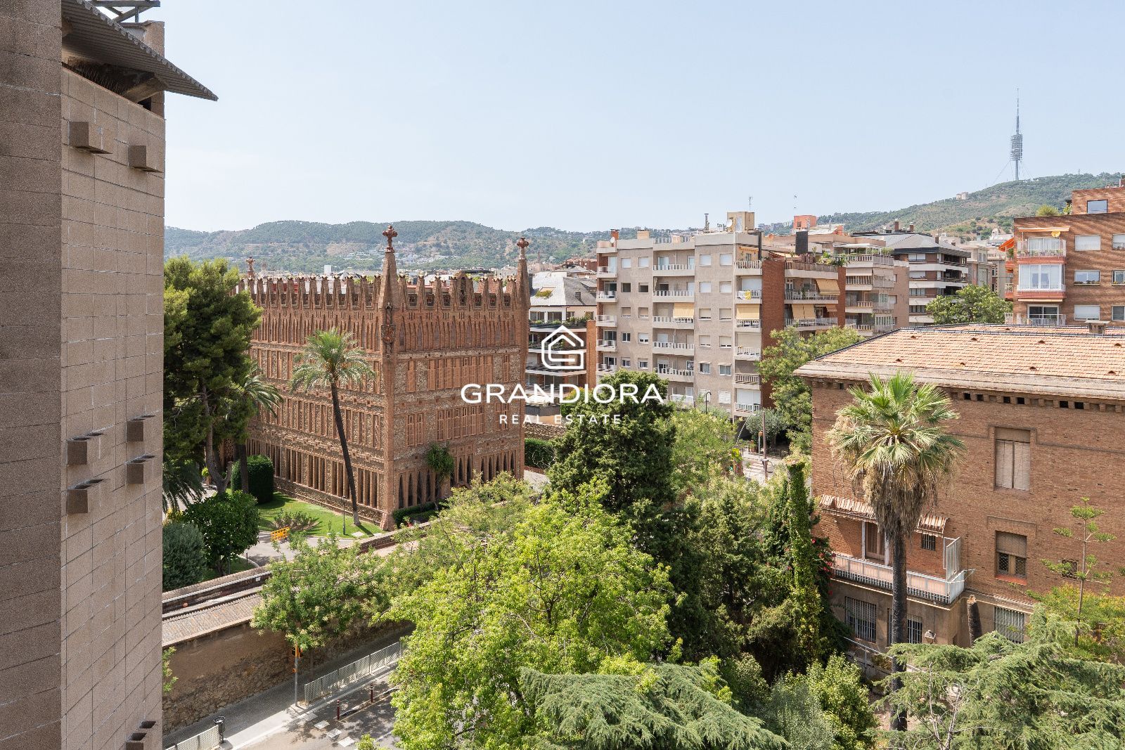 Exclusivo ático con tres terrazas y vistas panorámicas en la zona alta - Imagen 45
