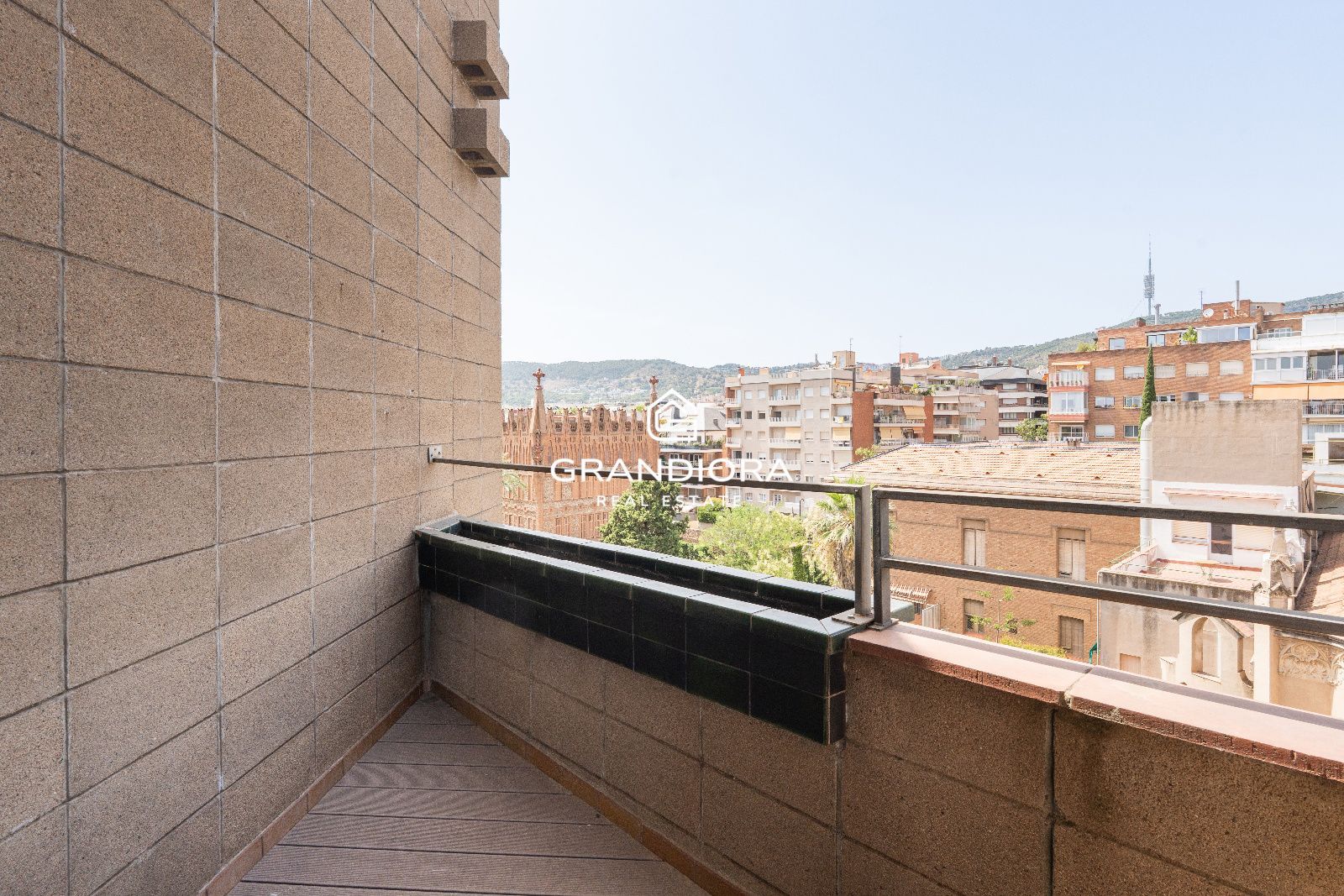 Exclusivo ático con tres terrazas y vistas panorámicas en la zona alta - Imagen 22