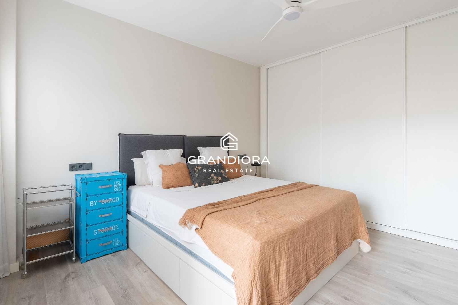 Exclusivo ático con tres terrazas y vistas panorámicas en la zona alta - Imagen 24
