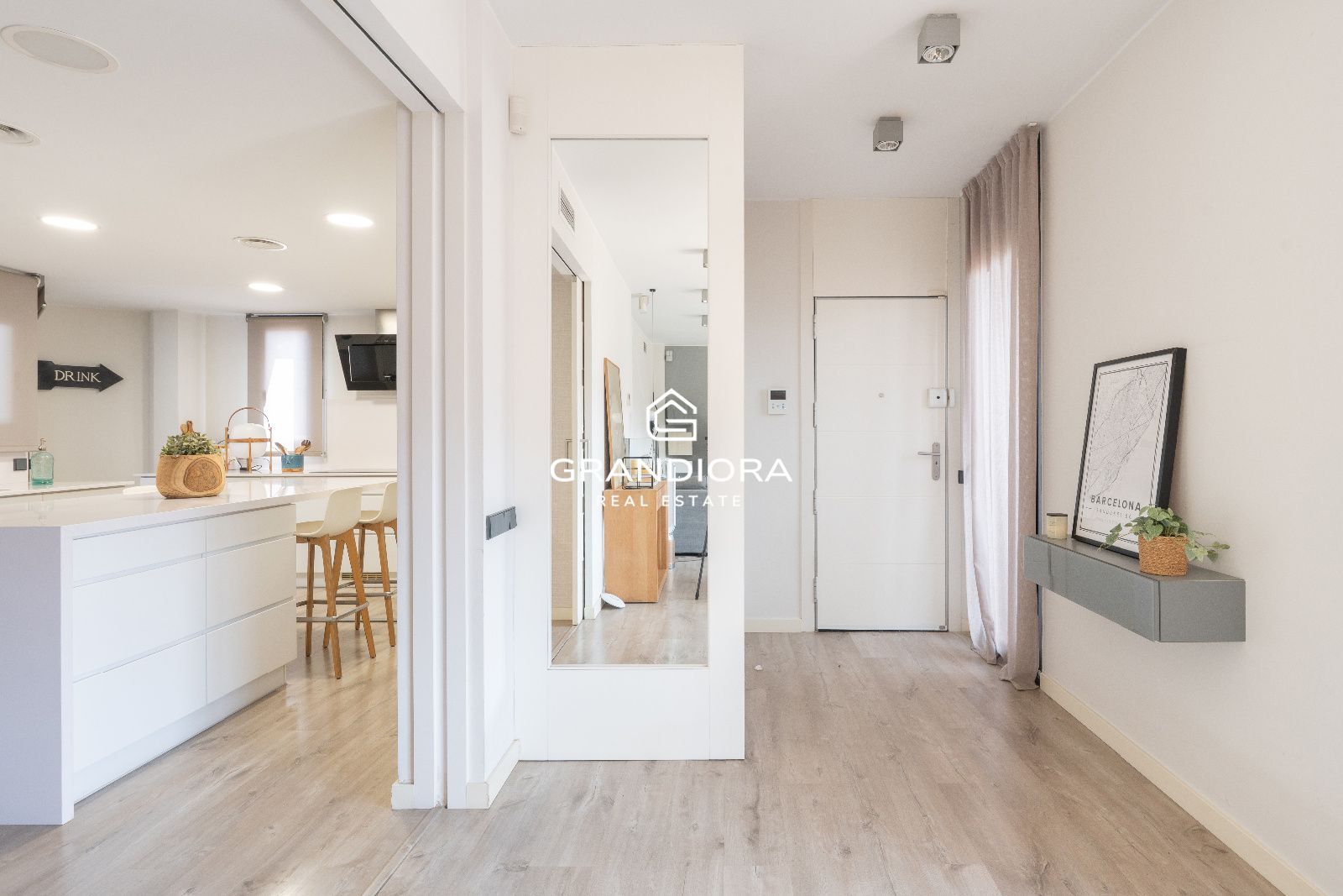 Exclusivo ático con tres terrazas y vistas panorámicas en la zona alta - Imagen 35